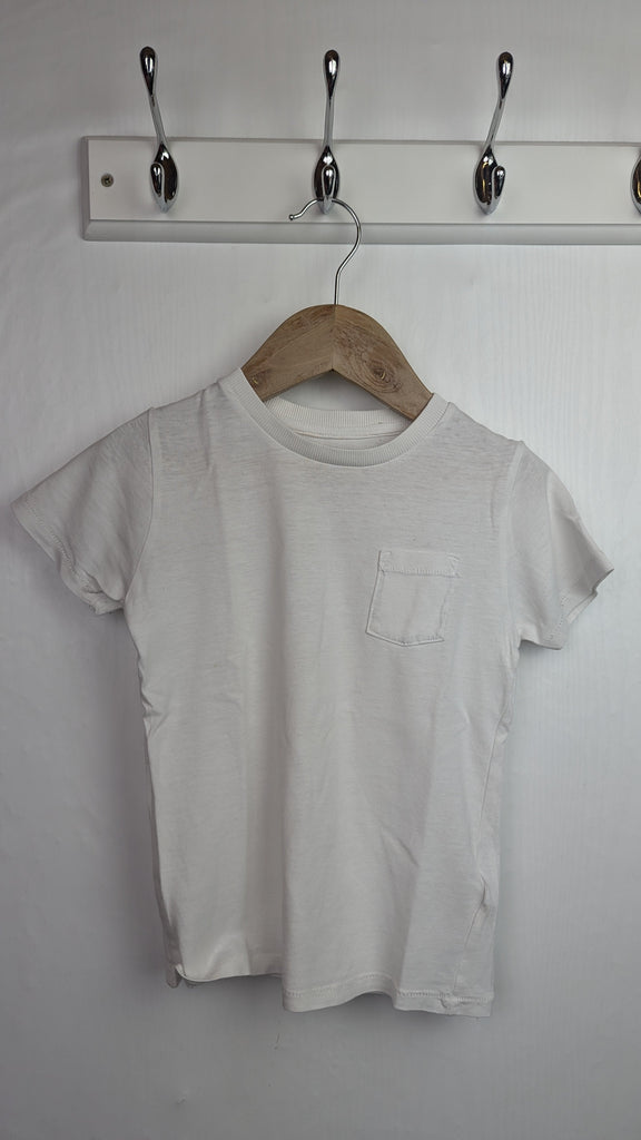 M&S Plain White Short Sleeve Top - Boys 3-4 Years Little Ones Preloved Used, Preloved, Preworn Baby, Girls & Boys Clothes. Kids & Children's second hand Clothing UK Online. Cheap affordable. Brands including Next, Joules, Nutmeg Morrisons, TU, F&F, H&M.