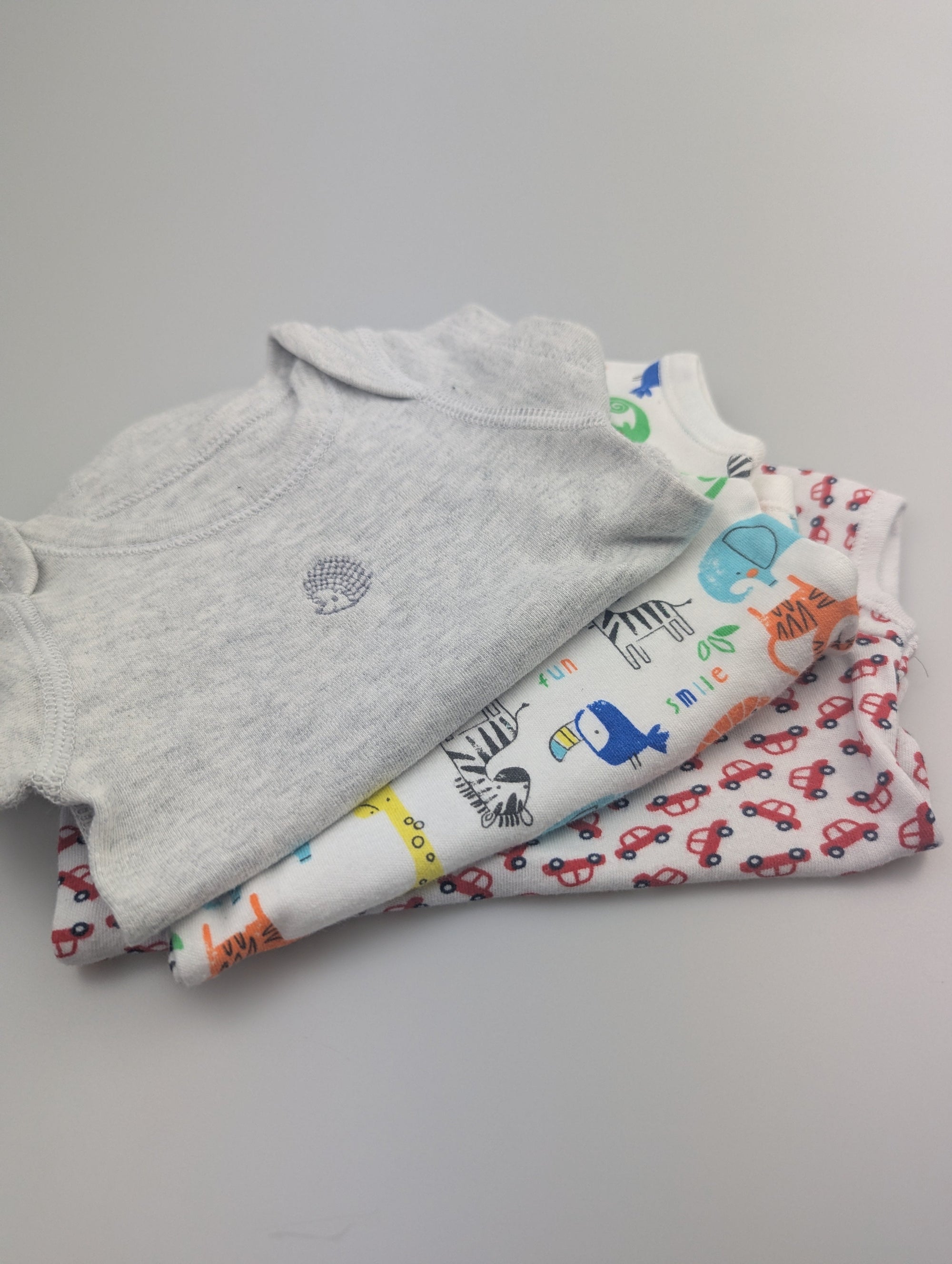 M&S & Primark Bodysuits - Boys Newborn - Little Ones Preloved. Second Hand Children's & Preloved Baby, Kids, Girls & Boys Clothes. UK online