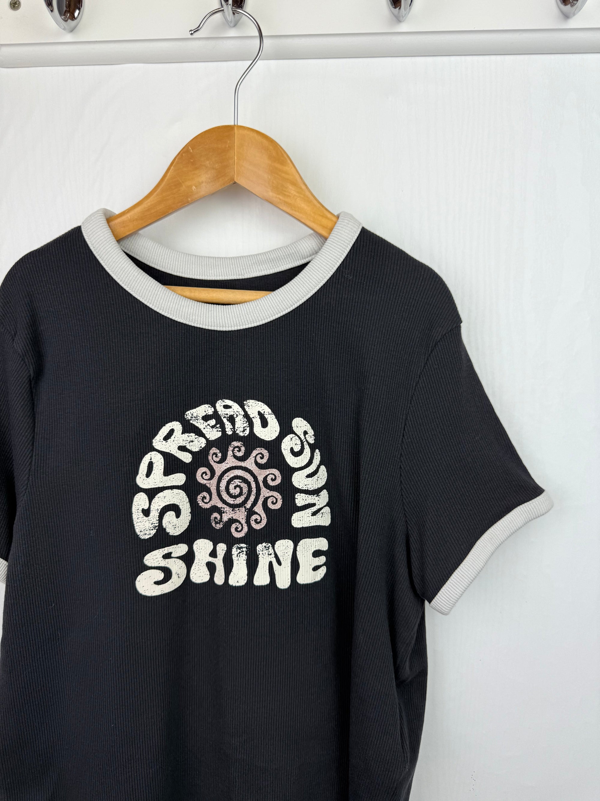 M&S Ribbed Short Sleeve Top - Girls 12 - 13 Years - Little Ones Preloved. Second Hand Children's & Preloved Baby, Kids, Girls & Boys Clothes. UK online