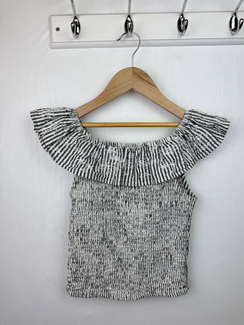 M&S Shirred Ruffle Top - Girls 9 - 10 Years - Little Ones Preloved. Second Hand Children's & Preloved Baby, Kids, Girls & Boys Clothes. UK online
