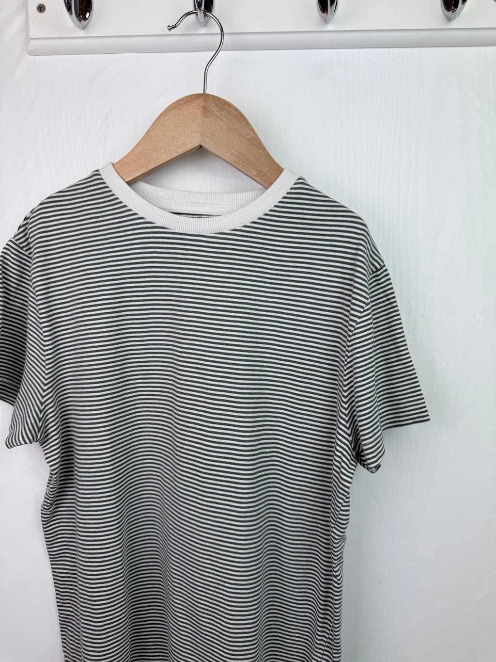 M&S Short Sleeve Striped Top - Boys 10 - 11 Years - Little Ones Preloved. Second Hand Children's & Preloved Baby, Kids, Girls & Boys Clothes. UK online