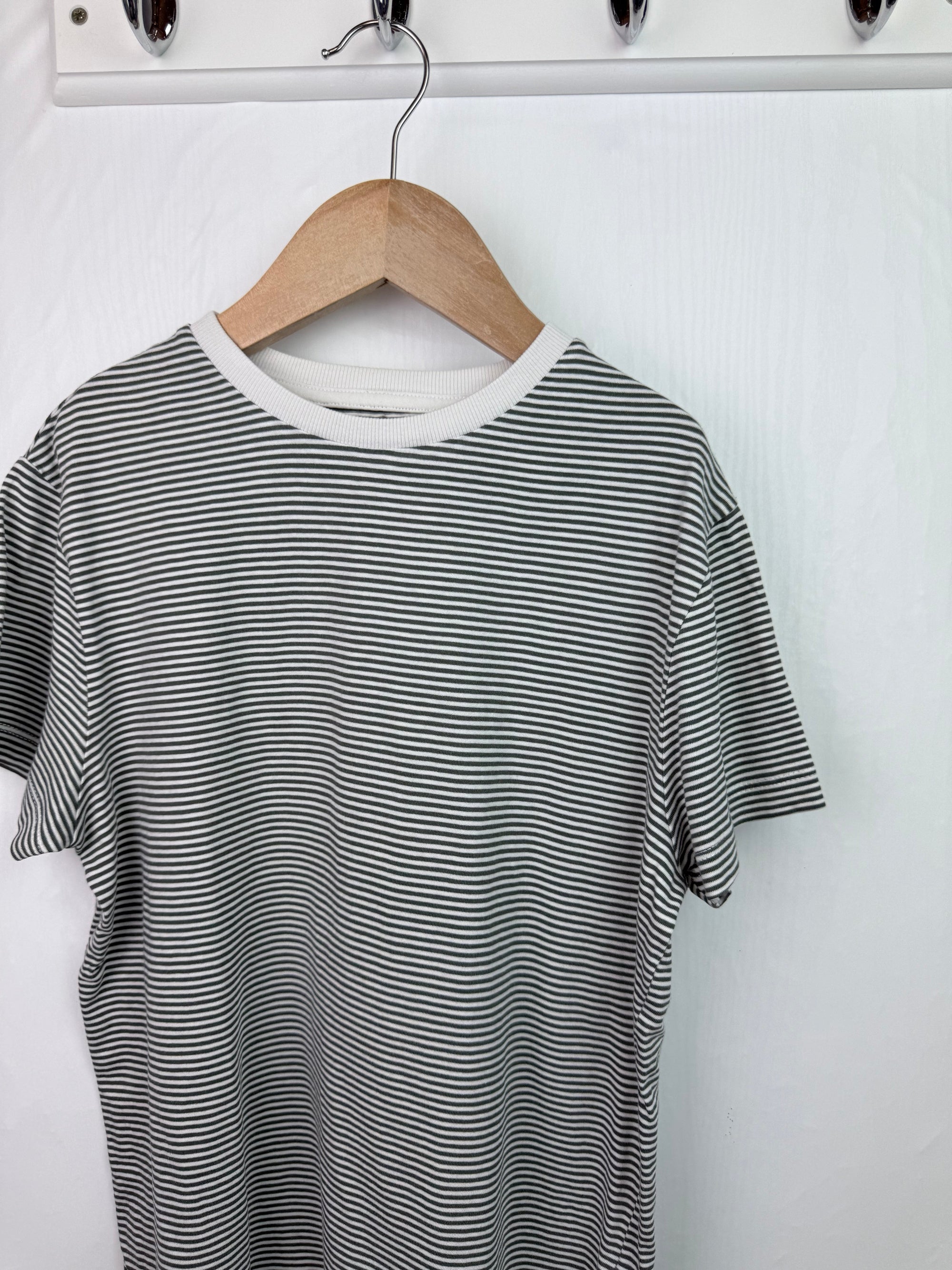 M&S Short Sleeve Striped Top - Boys 10 - 11 Years - Little Ones Preloved. Second Hand Children's & Preloved Baby, Kids, Girls & Boys Clothes. UK online