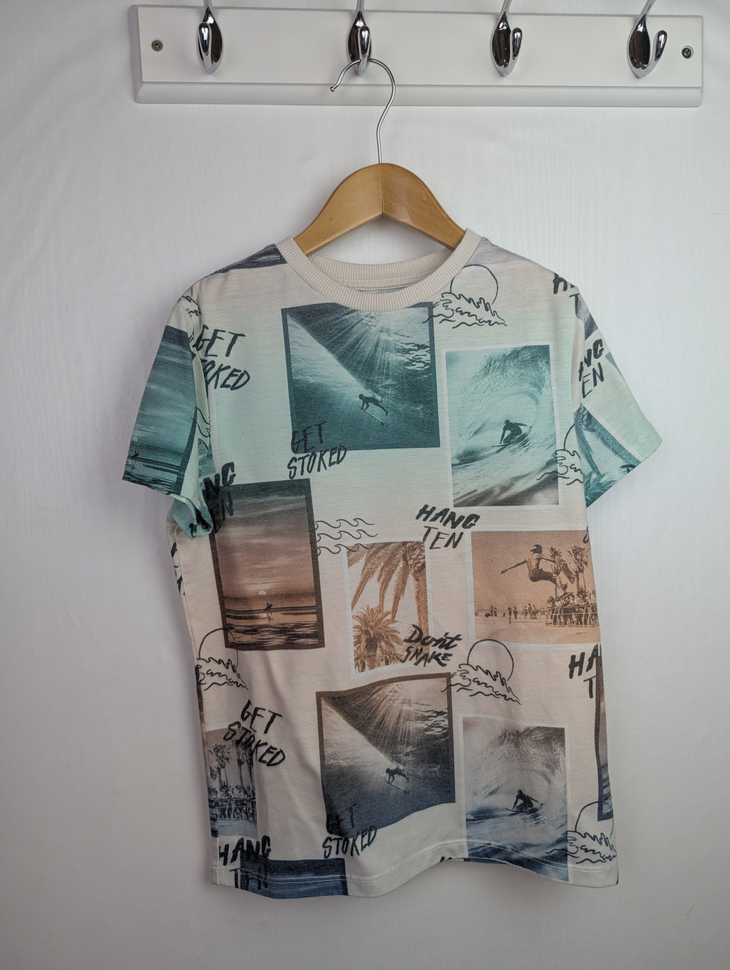 M&S Short Sleeve Surf Top - Boys 7 - 8 Years - Little Ones Preloved. Second Hand Children's & Preloved Baby, Kids, Girls & Boys Clothes. UK online