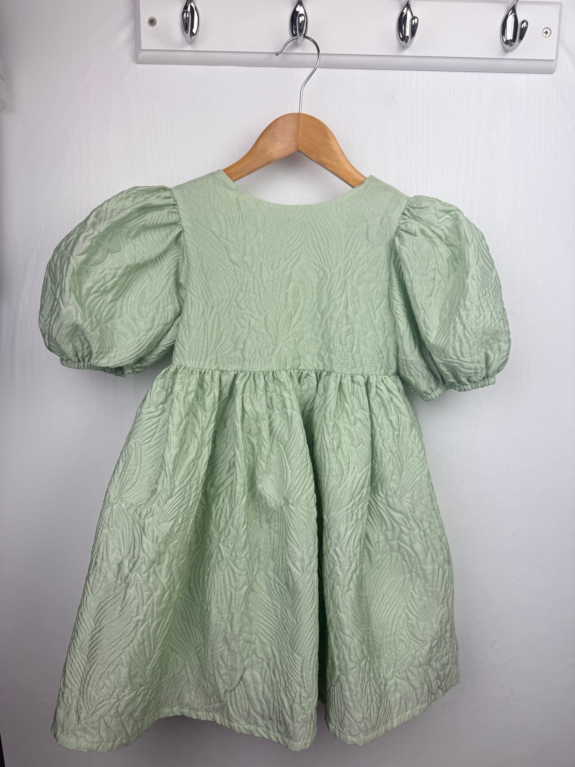 M&S Special Occasion Puff Sleeve Dress - Girls 4 - 5 Years - Little Ones Preloved. Second Hand Children's & Preloved Baby, Kids, Girls & Boys Clothes. UK online