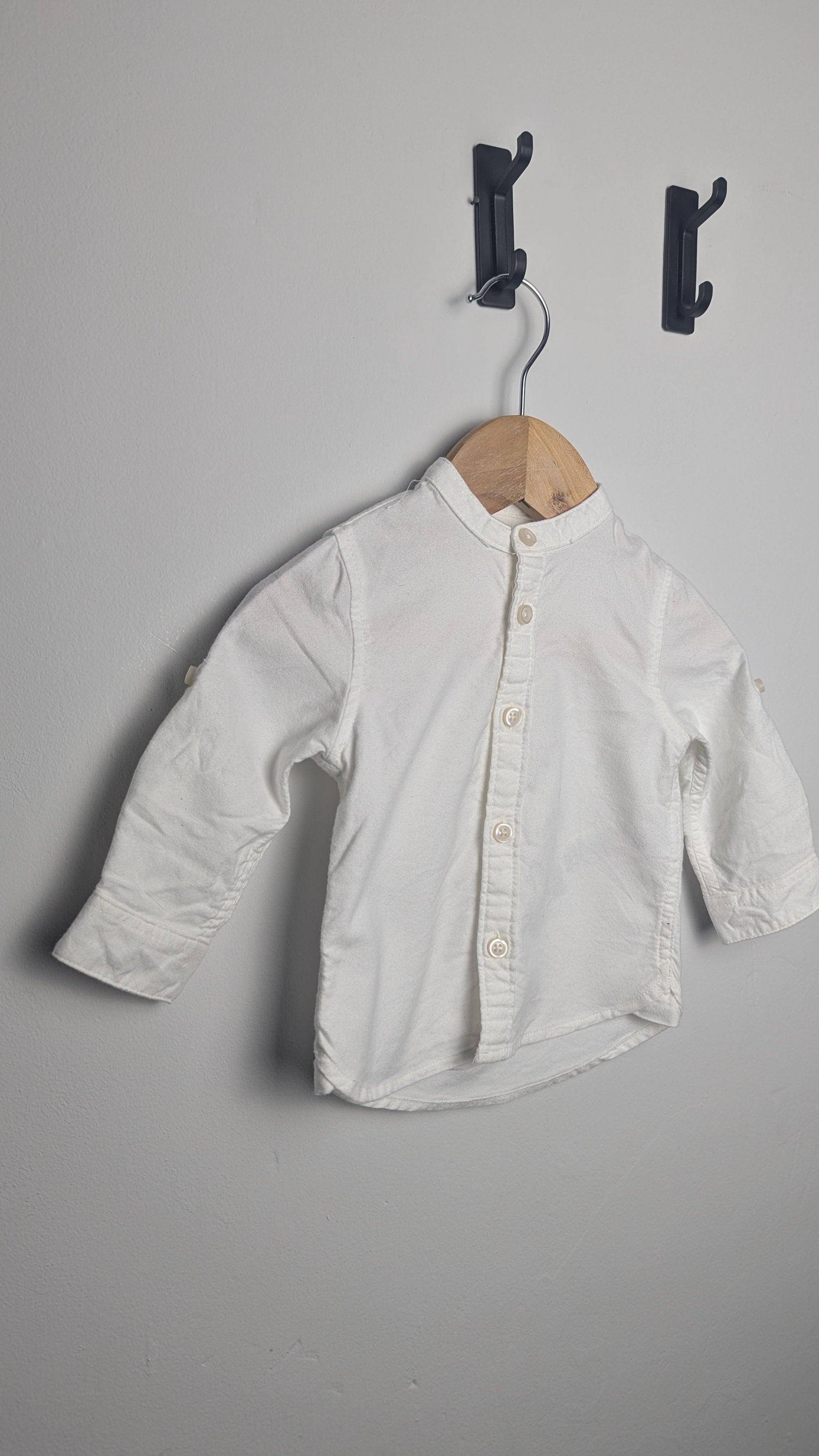 M&S White Collarless Shirt - Boys 3 - 6 Months - Little Ones Preloved. Second Hand Children's & Preloved Baby, Kids, Girls & Boys Clothes. UK online