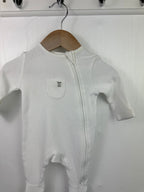 M&S White Waffle Zip Sleepsuit - Unisex 0 - 1 Month - Little Ones Preloved. Second Hand Children's & Preloved Baby, Kids, Girls & Boys Clothes. UK online