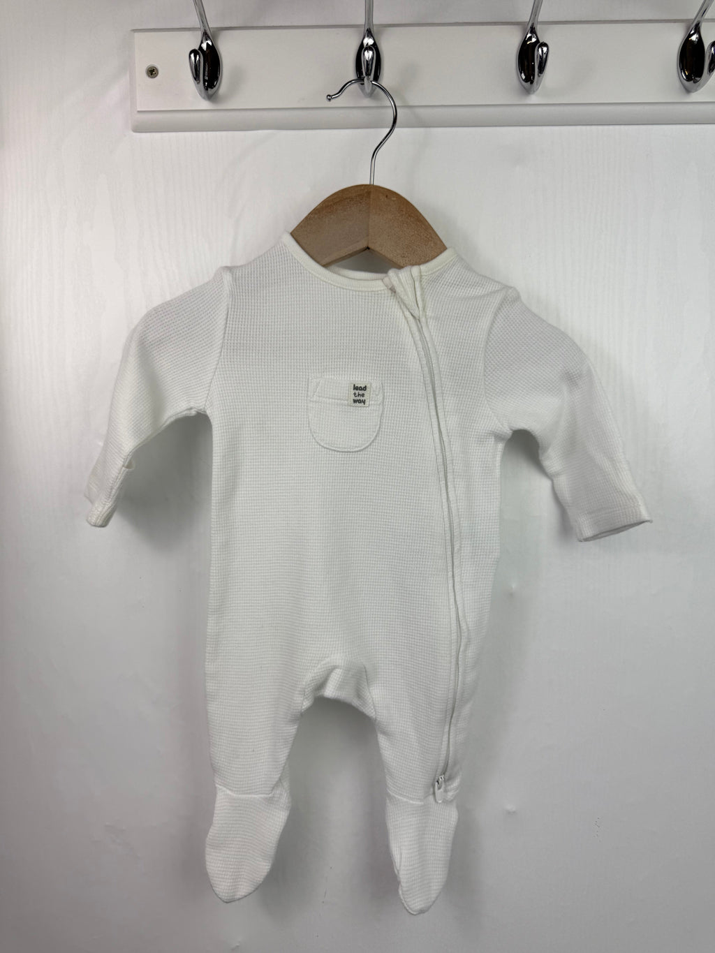 M&S White Waffle Zip Sleepsuit - Unisex 0 - 1 Month - Little Ones Preloved. Second Hand Children's & Preloved Baby, Kids, Girls & Boys Clothes. UK online