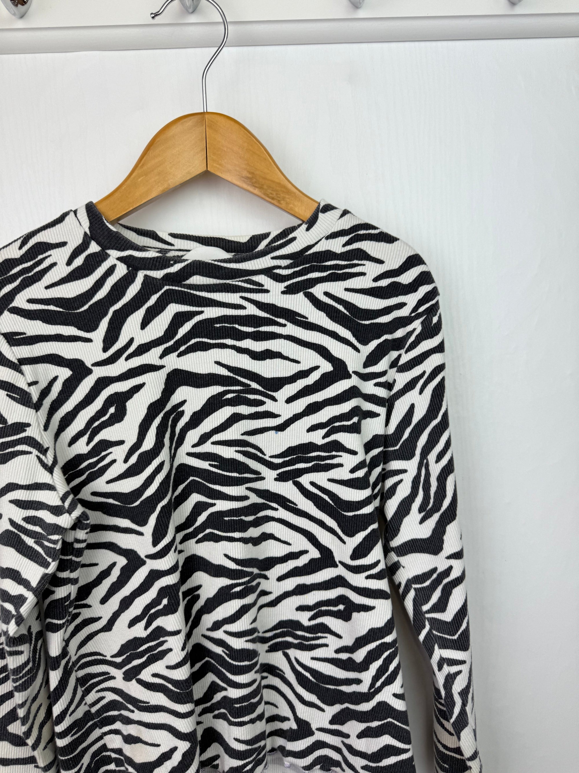 M&S Zebra Print Ribbed Top - Girls 9 - 10 Years - Little Ones Preloved. Second Hand Children's & Preloved Baby, Kids, Girls & Boys Clothes. UK online