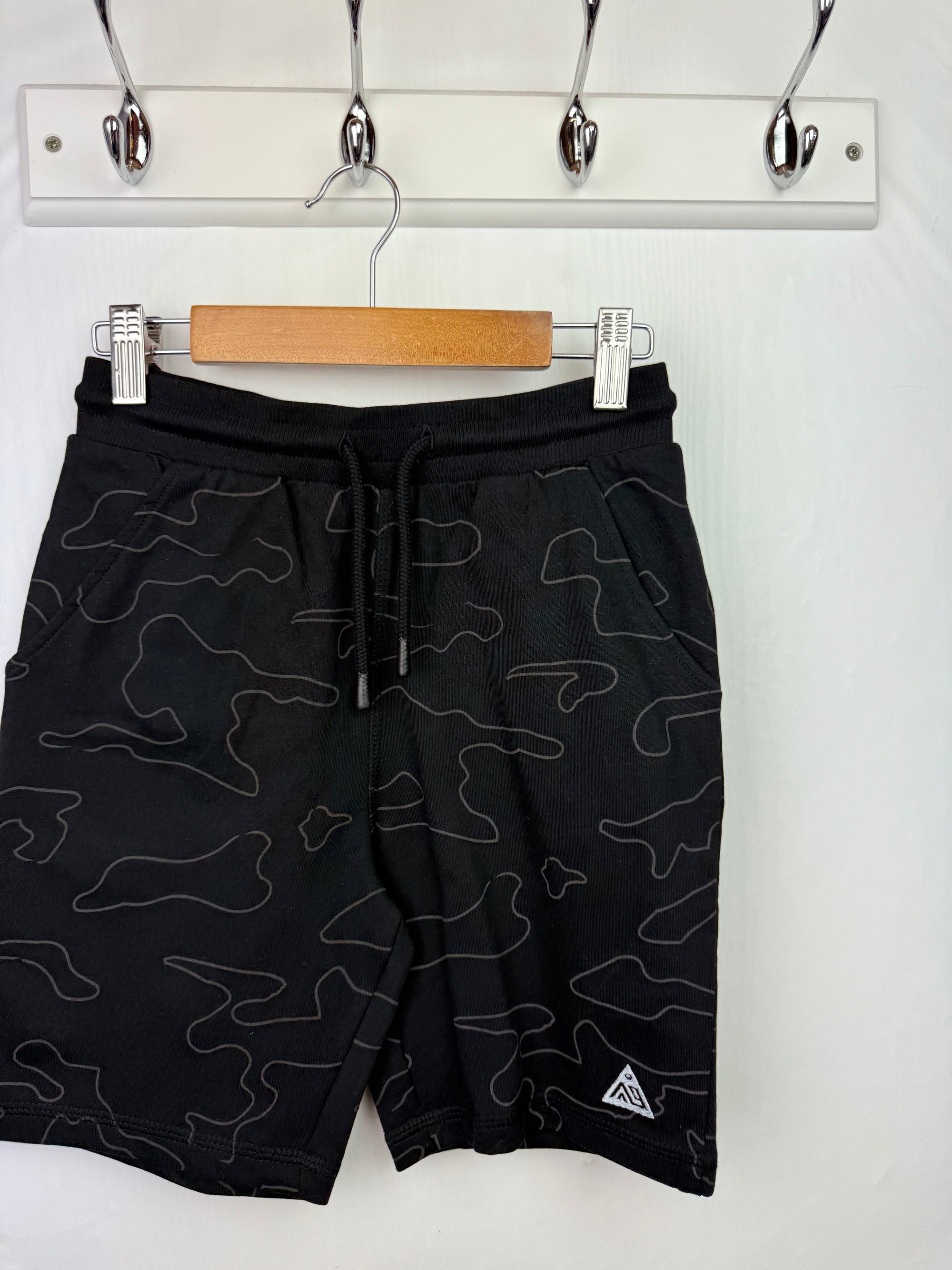 NEW F&F Black Jersey Shorts - Boys 7 - 8 Years - Little Ones Preloved. Second Hand Children's & Preloved Baby, Kids, Girls & Boys Clothes. UK online