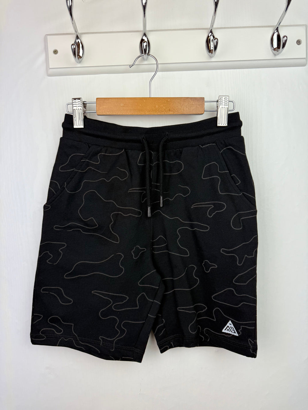 NEW F&F Black Jersey Shorts - Boys 7 - 8 Years - Little Ones Preloved. Second Hand Children's & Preloved Baby, Kids, Girls & Boys Clothes. UK online