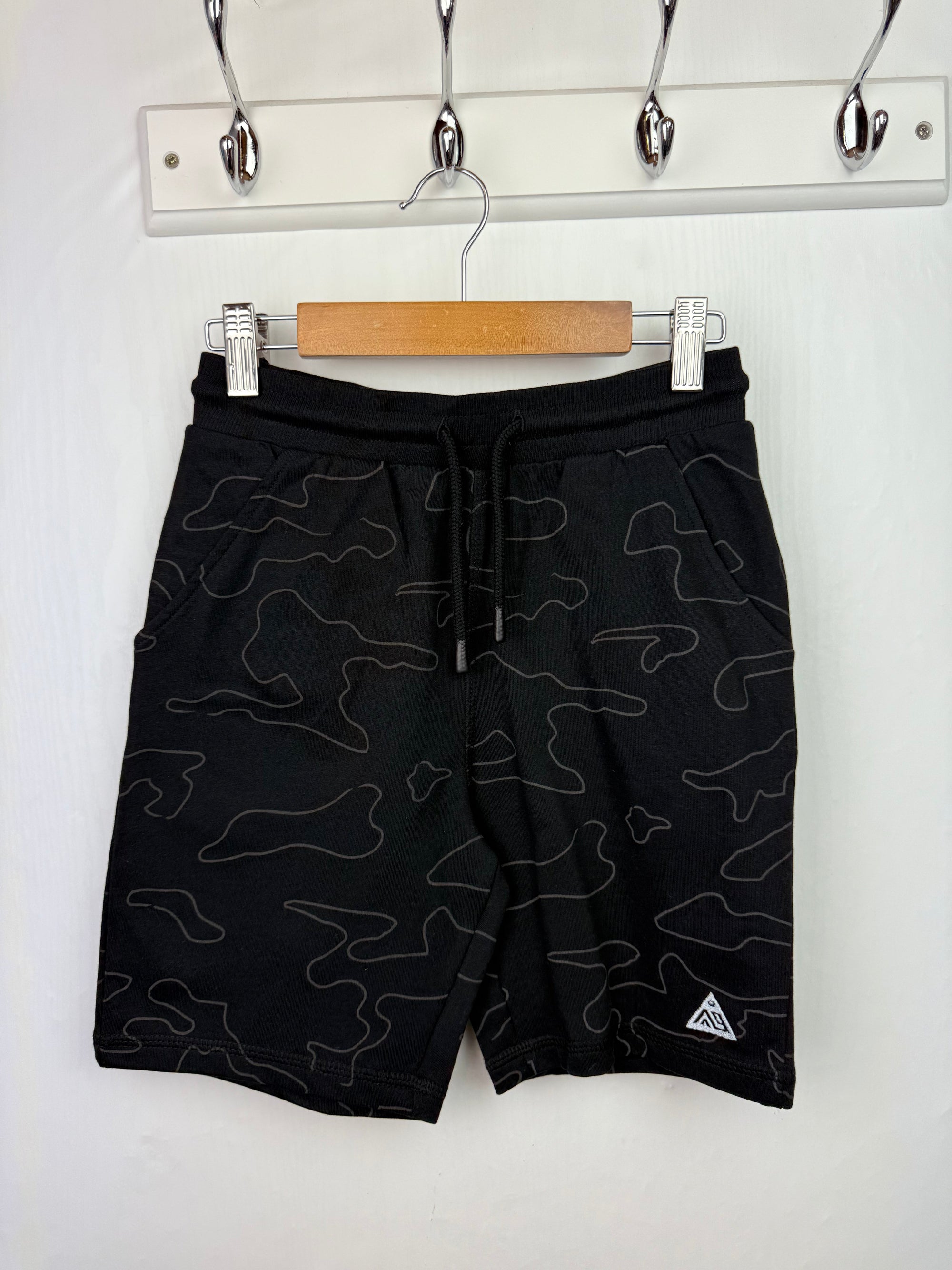NEW F&F Black Jersey Shorts - Boys 7 - 8 Years - Little Ones Preloved. Second Hand Children's & Preloved Baby, Kids, Girls & Boys Clothes. UK online
