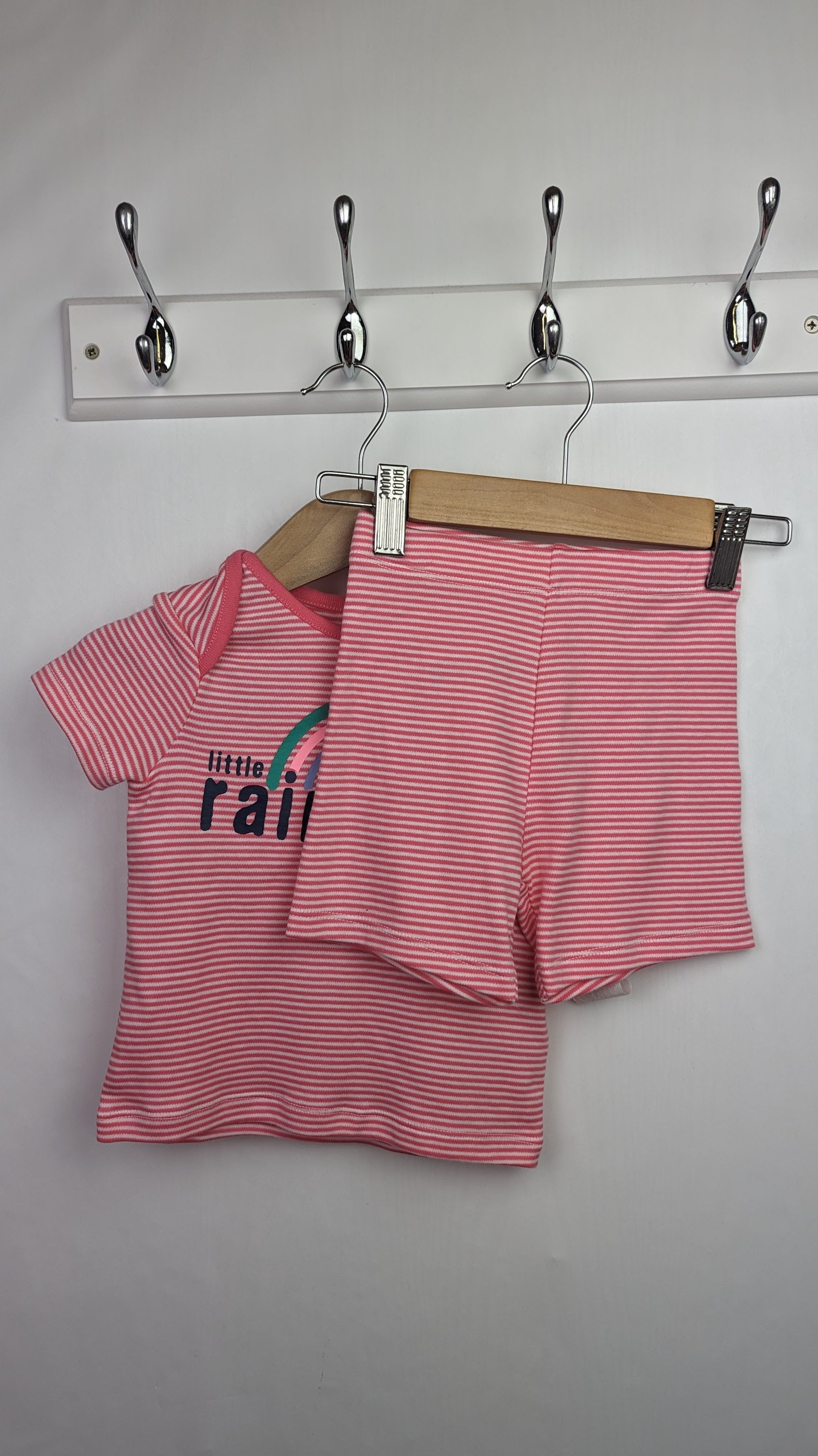 NEW F&F Rainbow Shorts & Top Set - Girls 9 - 12 Months - Little Ones Preloved. Second Hand Children's & Preloved Baby, Kids, Girls & Boys Clothes. UK online