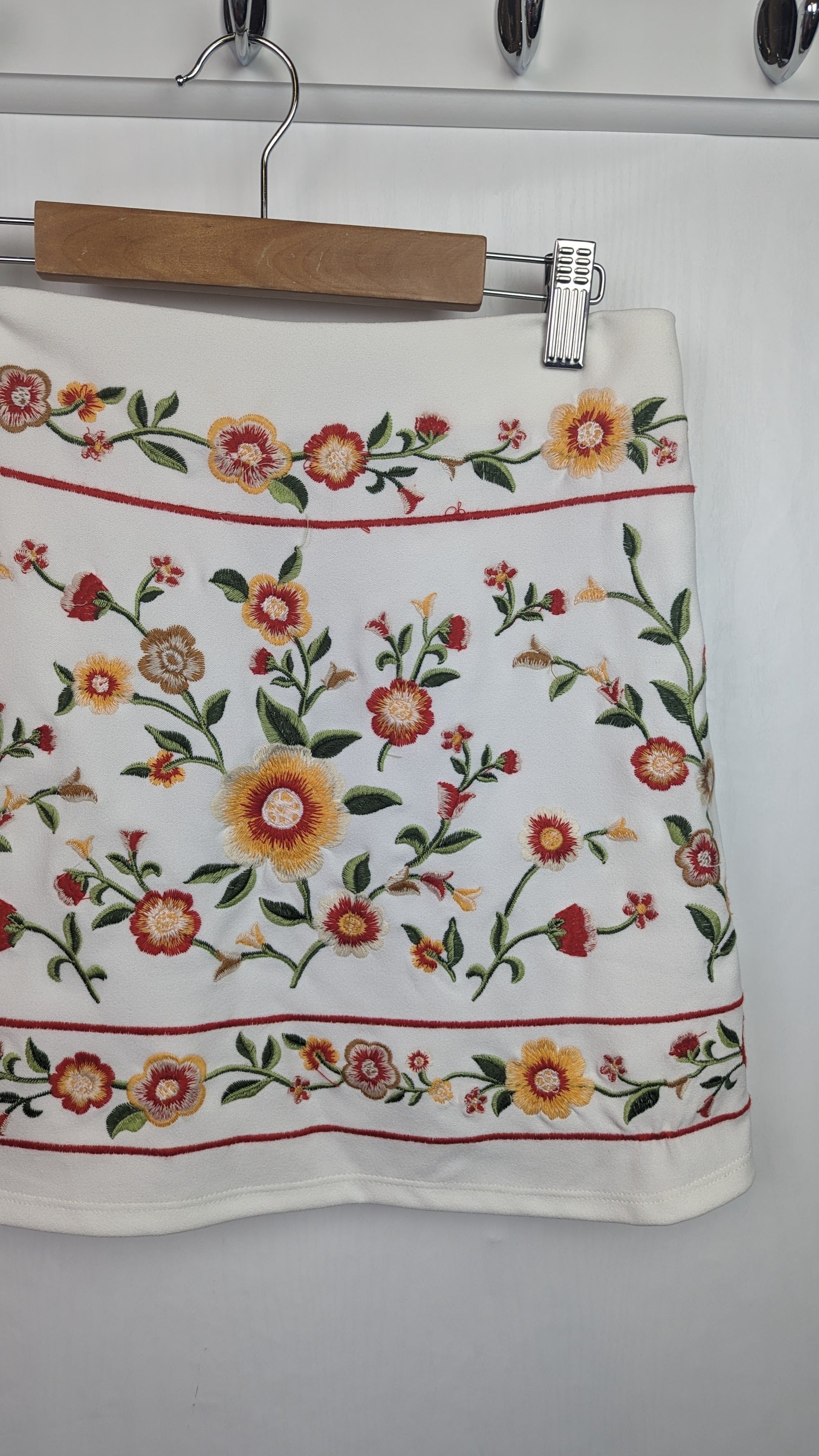NEW Forever21 Floral Embroidered Ladies Skirt - Size S - Little Ones Preloved. Second Hand Children's & Preloved Baby, Kids, Girls & Boys Clothes. UK online
