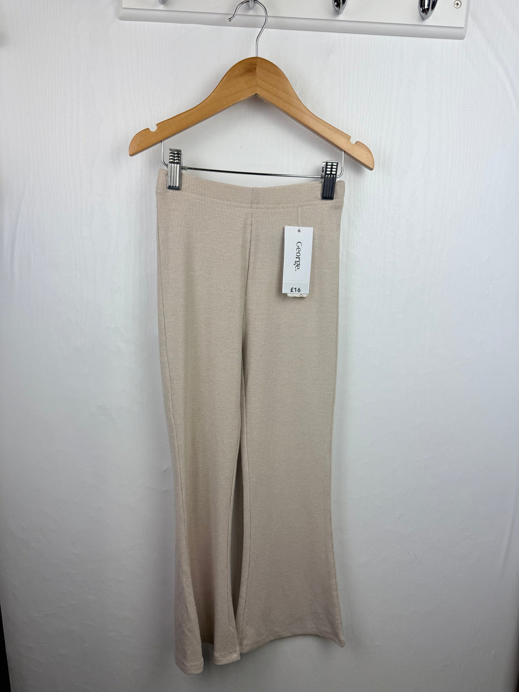 NEW George Biege Gold Ribbed Leggings - Girls 6 - 7 Years - Little Ones Preloved. Second Hand Children's & Preloved Baby, Kids, Girls & Boys Clothes. UK online