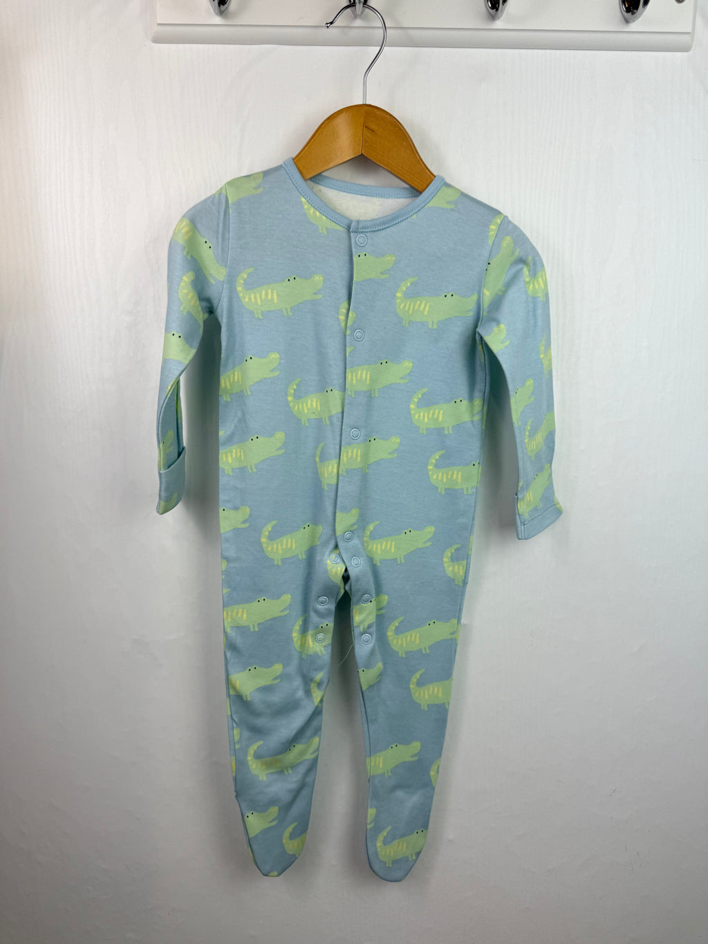 NEW George Crocodile Sleepsuit - Baby Boys 6 - 9 Months - Little Ones Preloved. Second Hand Children's & Preloved Baby, Kids, Girls & Boys Clothes. UK online