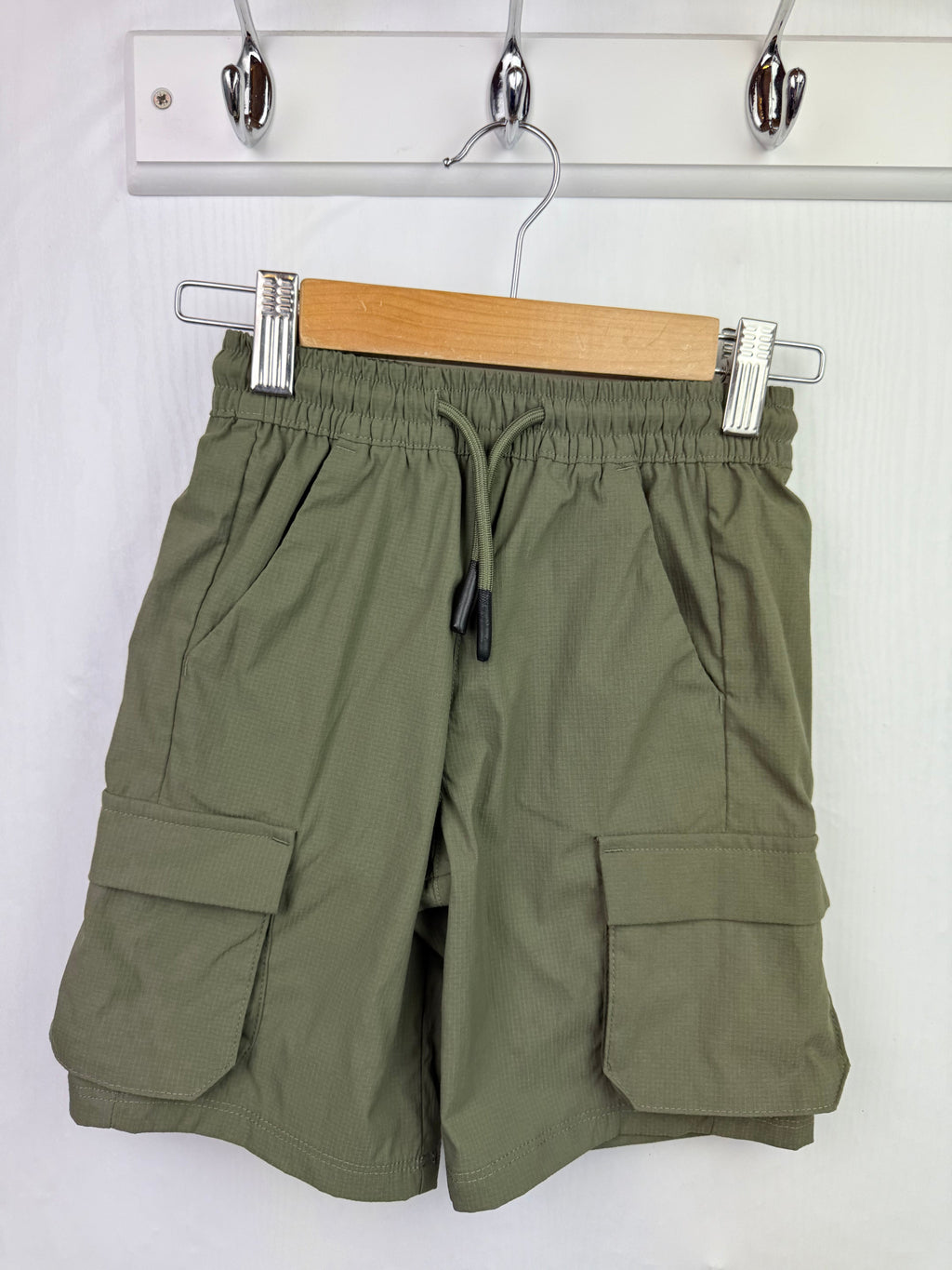NEW George Green Cargo Shorts - Boys 3 - 4 Years - Little Ones Preloved. Second Hand Children's & Preloved Baby, Kids, Girls & Boys Clothes. UK online
