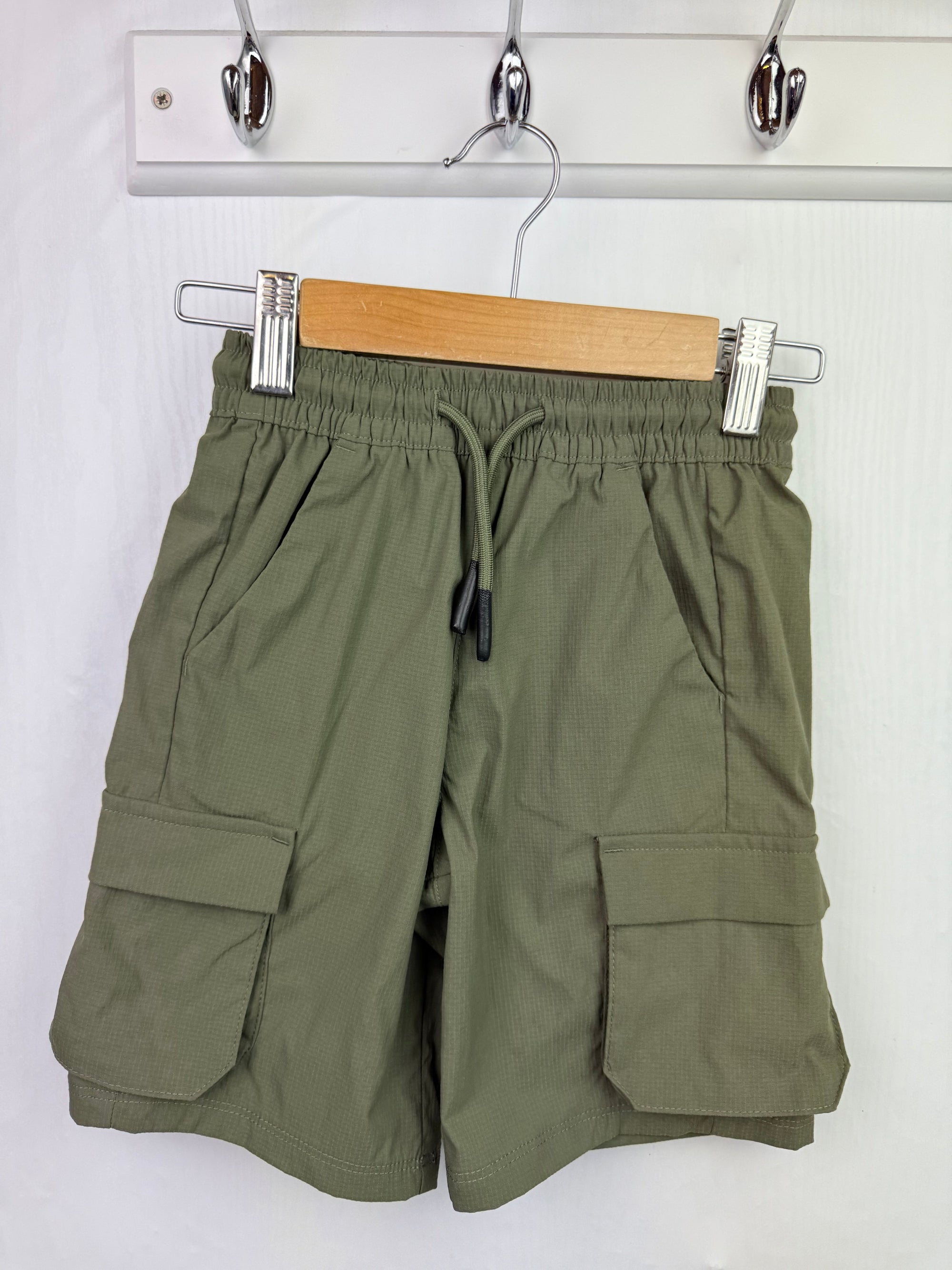 NEW George Green Cargo Shorts - Boys 3 - 4 Years - Little Ones Preloved. Second Hand Children's & Preloved Baby, Kids, Girls & Boys Clothes. UK online