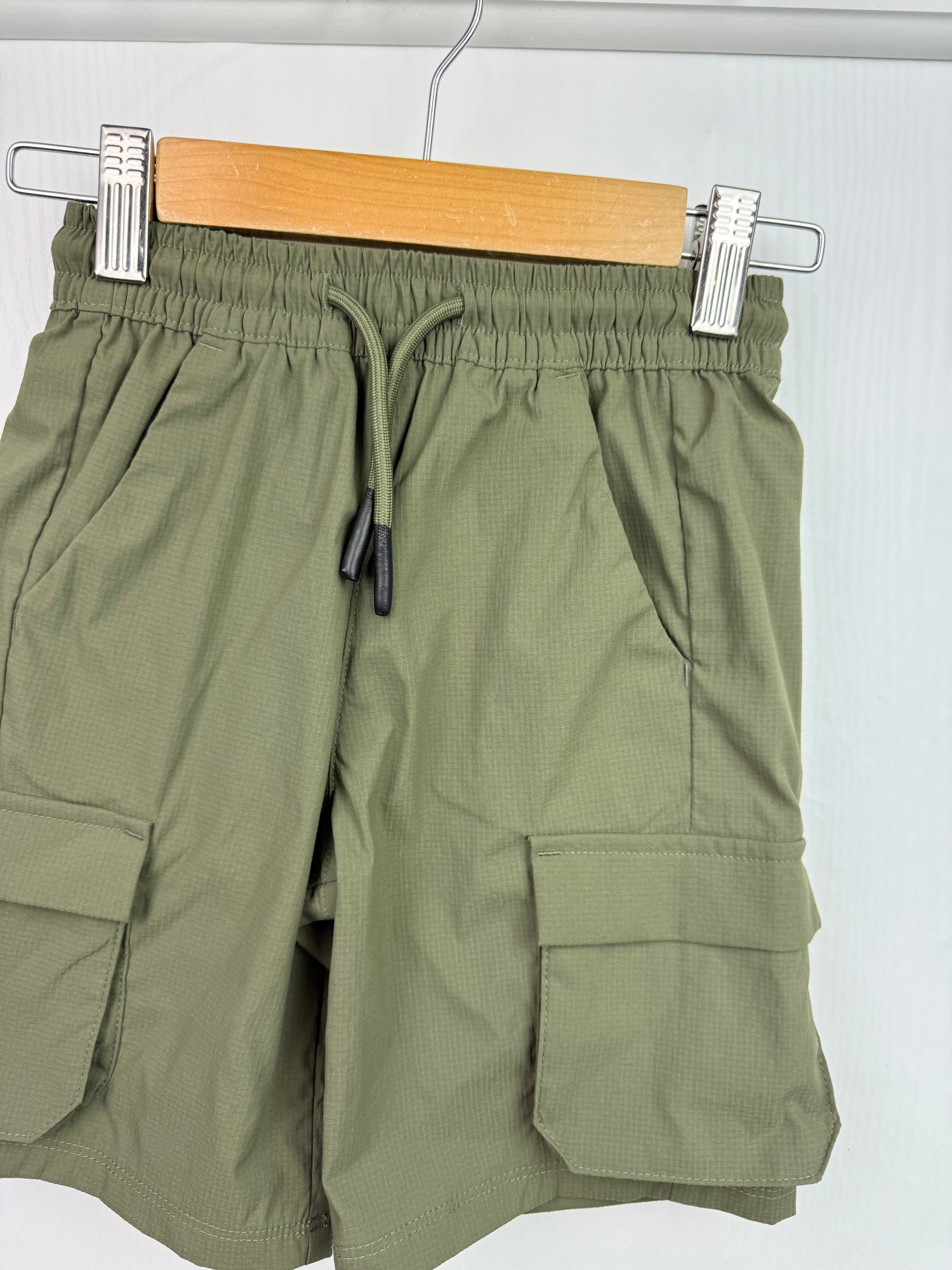 NEW George Green Cargo Shorts - Boys 3 - 4 Years - Little Ones Preloved. Second Hand Children's & Preloved Baby, Kids, Girls & Boys Clothes. UK online