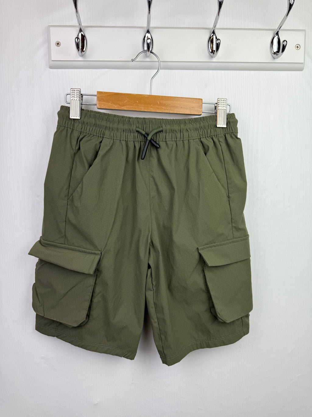 NEW George Green Cargo Shorts - Boys 8 - 9 Years - Little Ones Preloved. Second Hand Children's & Preloved Baby, Kids, Girls & Boys Clothes. UK online
