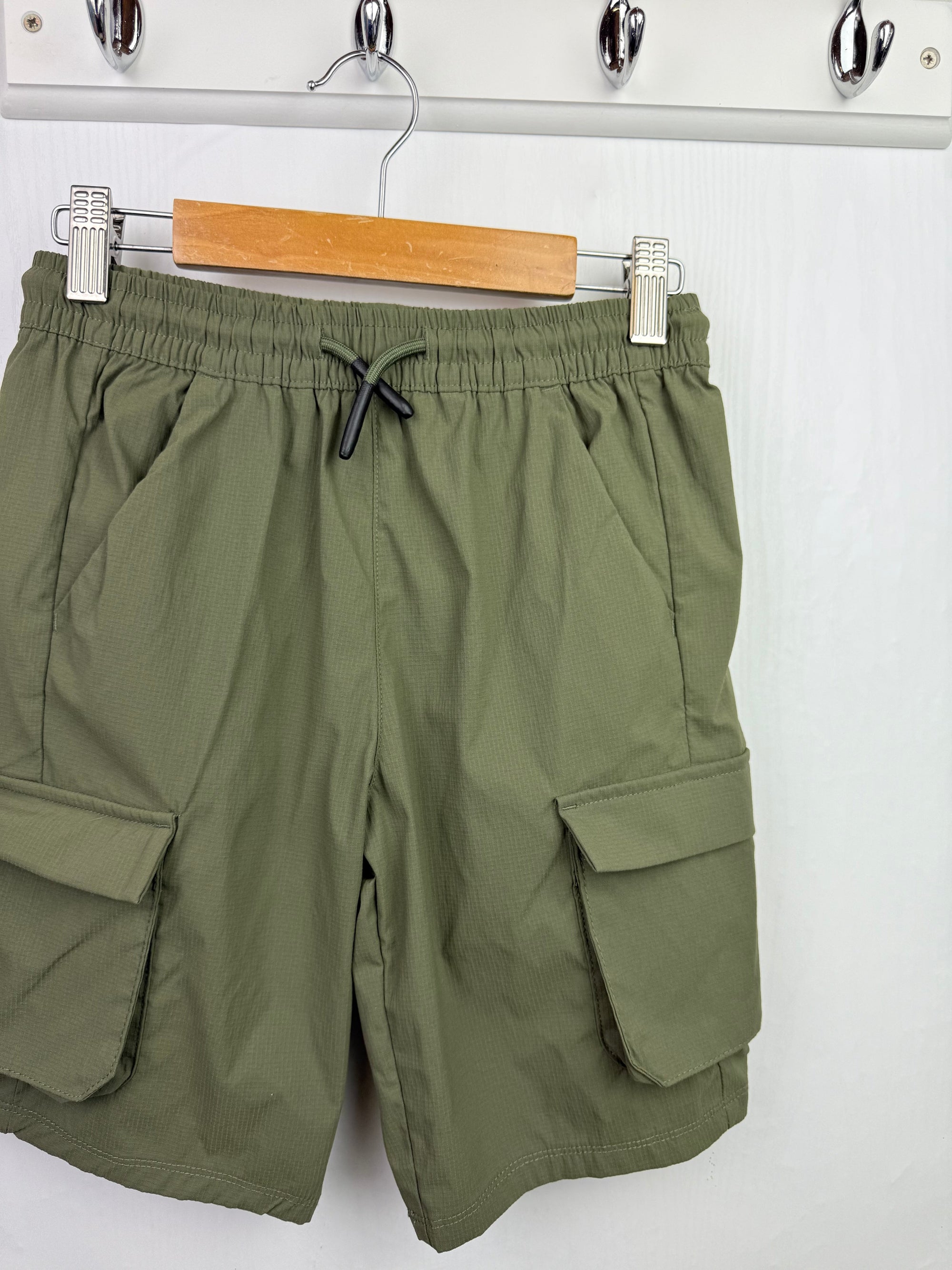 NEW George Green Cargo Shorts - Boys 8 - 9 Years - Little Ones Preloved. Second Hand Children's & Preloved Baby, Kids, Girls & Boys Clothes. UK online