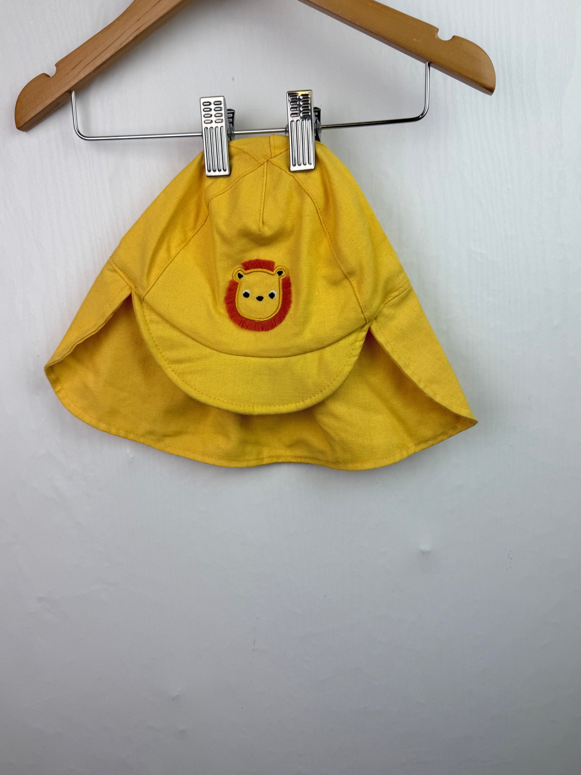 NEW George Lion Sun Hat - Boys 12 - 18 Months - Little Ones Preloved. Second Hand Children's & Preloved Baby, Kids, Girls & Boys Clothes. UK online