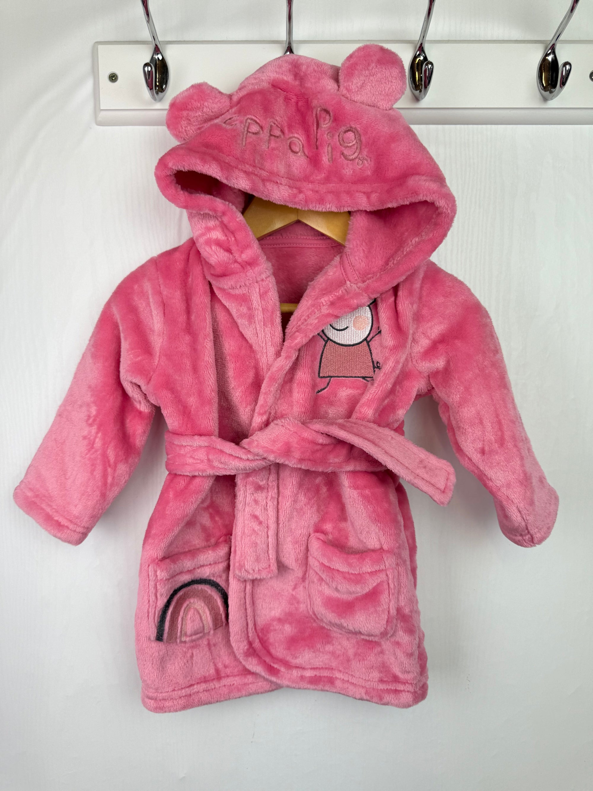 NEW George Peppa Pig Dressing Gown - Girls 6 - 9 Months - Little Ones Preloved. Second Hand Children's & Preloved Baby, Kids, Girls & Boys Clothes. UK online