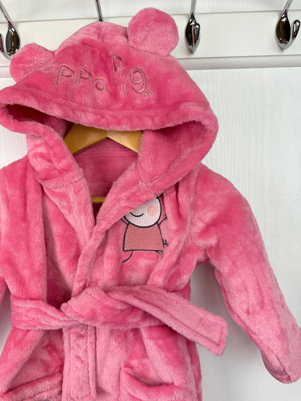 NEW George Peppa Pig Dressing Gown - Girls 6 - 9 Months - Little Ones Preloved. Second Hand Children's & Preloved Baby, Kids, Girls & Boys Clothes. UK online