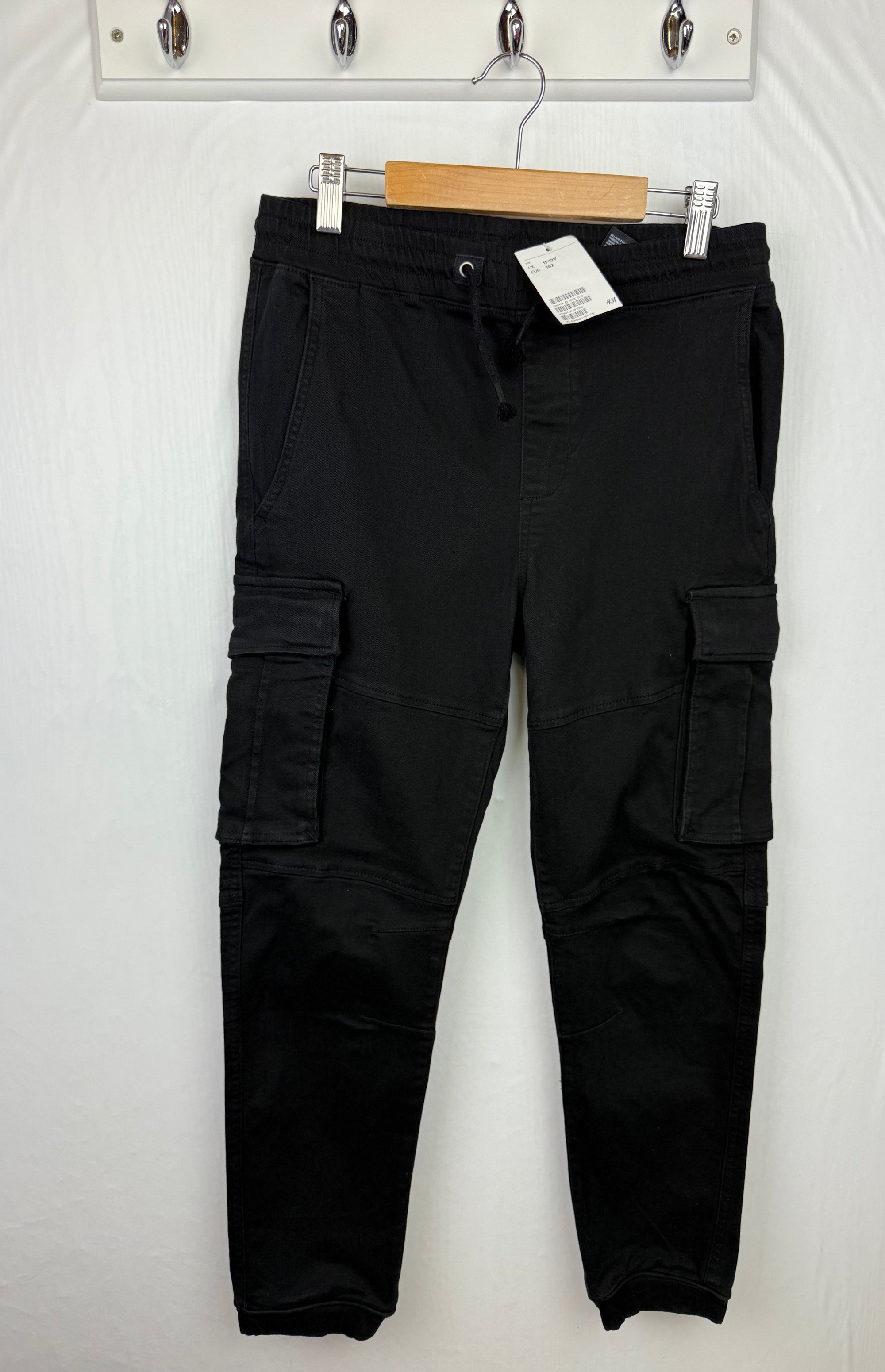 NEW H&M Black Cuffed Jeans - Boys 11 - 12 Years - Little Ones Preloved. Second Hand Children's & Preloved Baby, Kids, Girls & Boys Clothes. UK online