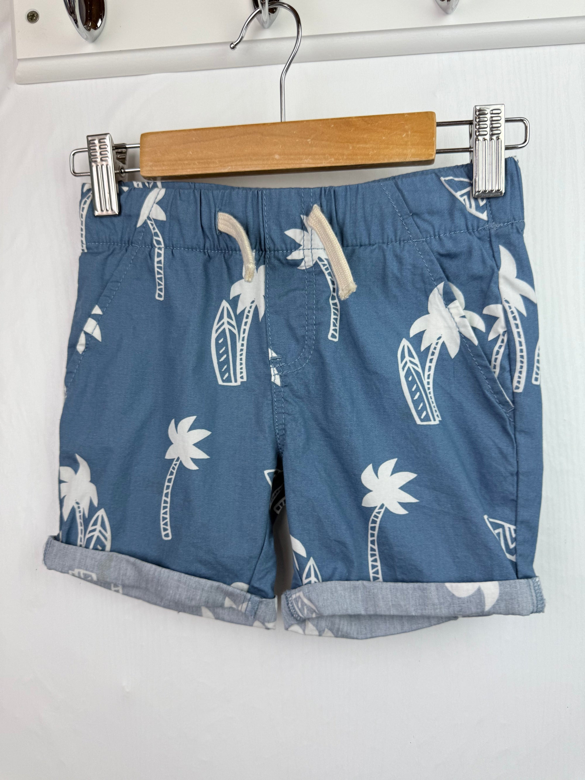 NEW H&M Palm Tree Shorts - Boys 2 - 3 Years - Little Ones Preloved. Second Hand Children's & Preloved Baby, Kids, Girls & Boys Clothes. UK online