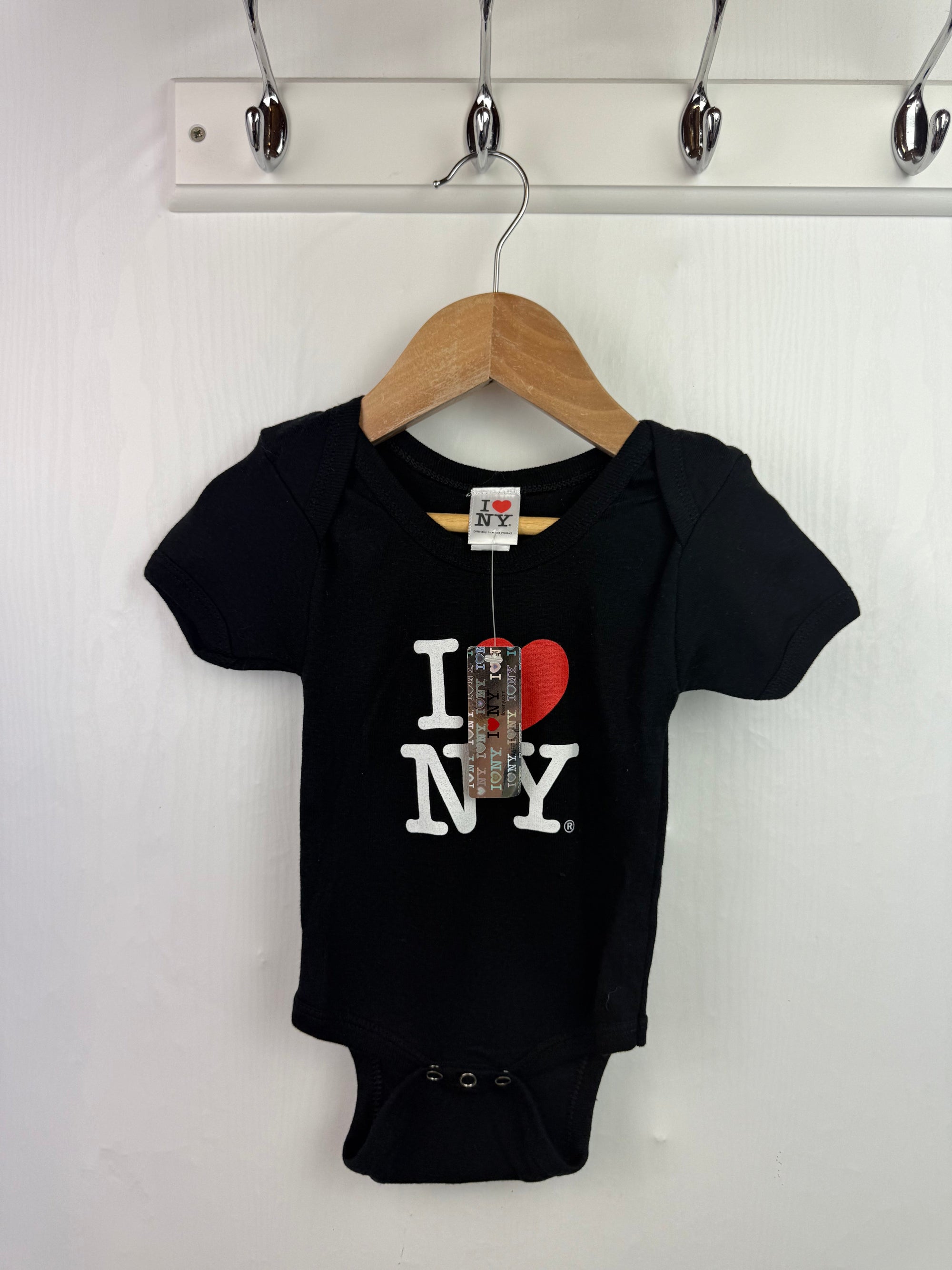 NEW ILOVENY NY Bodysuit - Baby Unisex 3 - 6 Months - Little Ones Preloved. Second Hand Children's & Preloved Baby, Kids, Girls & Boys Clothes. UK online