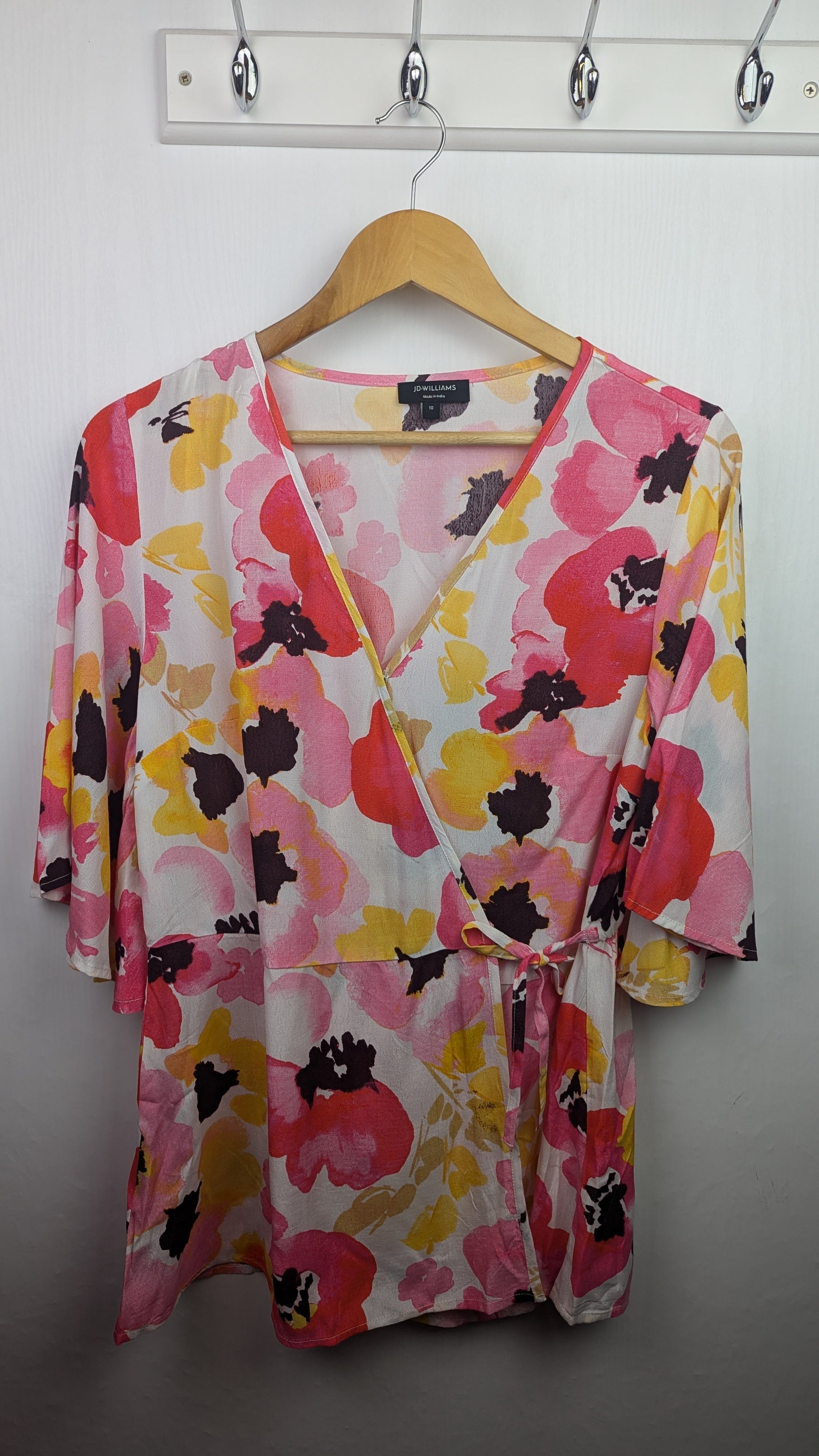 NEW JD Williams Floral Wrap Blouse - Ladies Size 10 - Little Ones Preloved. Second Hand Children's & Preloved Baby, Kids, Girls & Boys Clothes. UK online