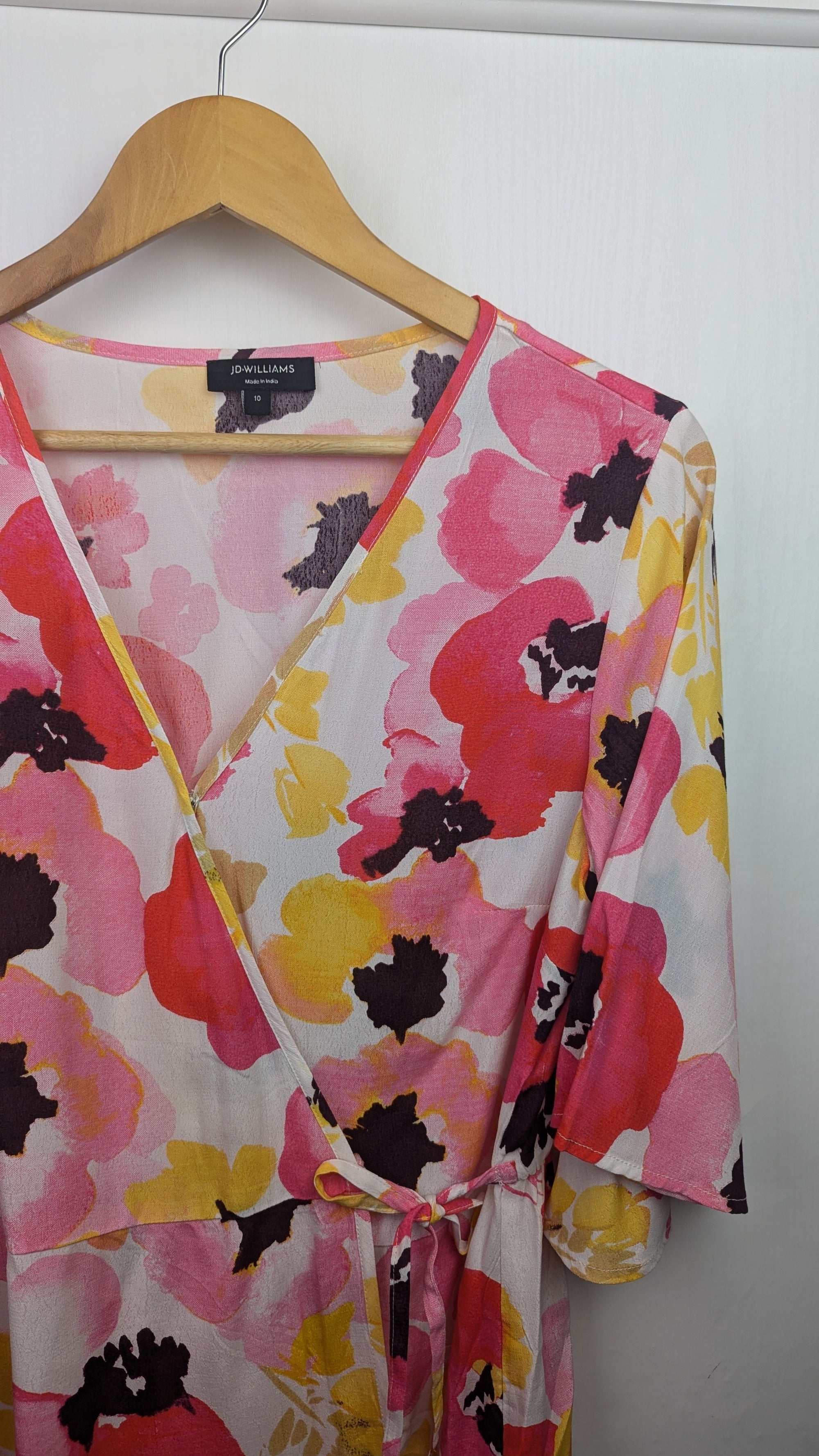 NEW JD Williams Floral Wrap Blouse - Ladies Size 10 - Little Ones Preloved. Second Hand Children's & Preloved Baby, Kids, Girls & Boys Clothes. UK online