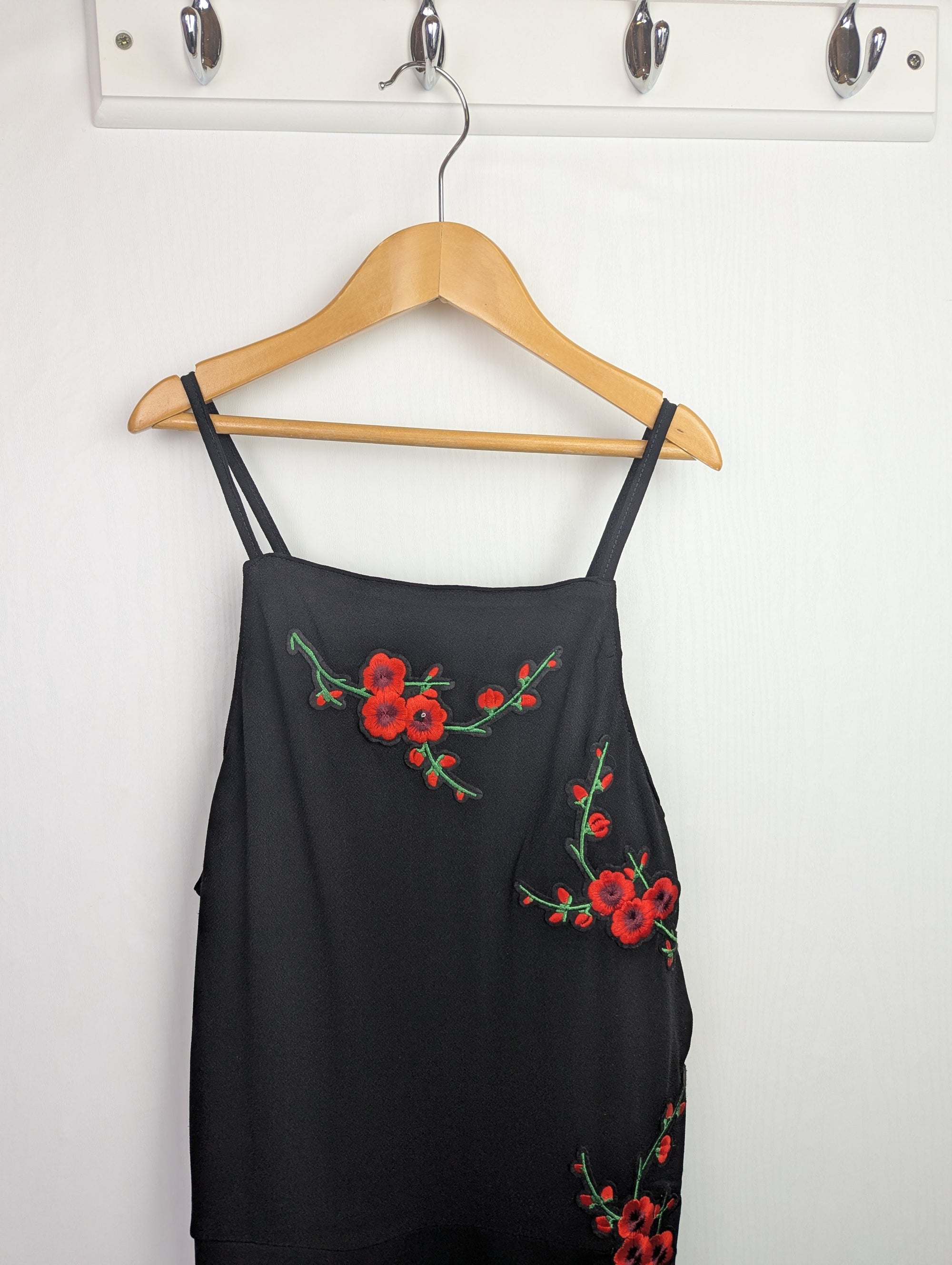 New - Look Black Floral Dress - Girls 12 Years - Little Ones Preloved. Second Hand Children's & Preloved Baby, Kids, Girls & Boys Clothes. UK online