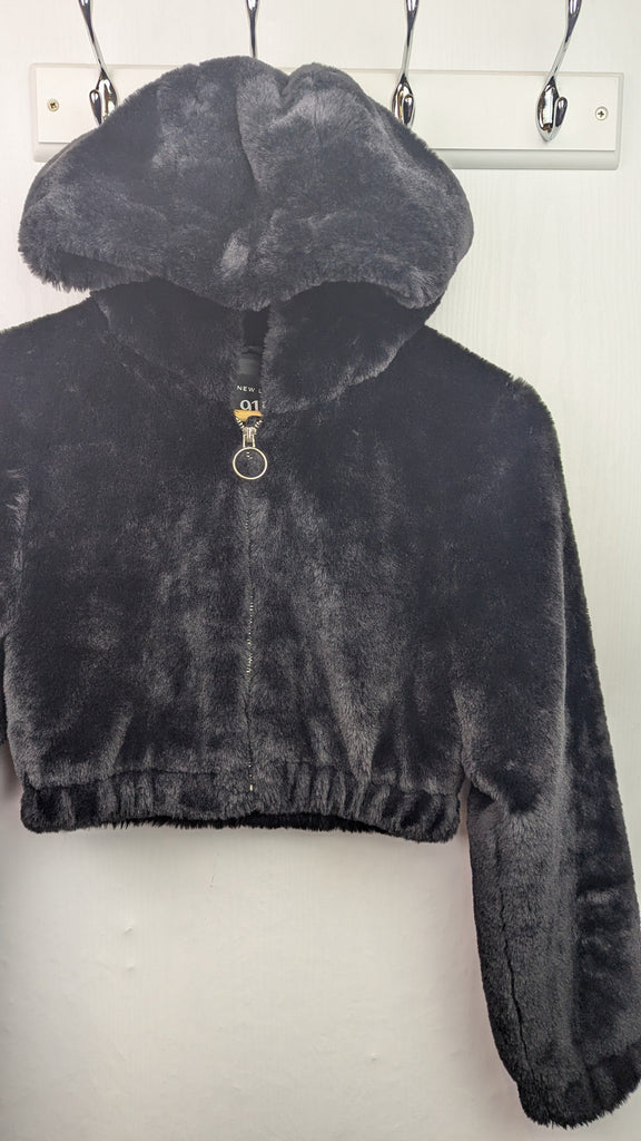 New Look Black Fluffy Cropped Jacket - Girls 10-11 Years New Look Used, Preloved, Preworn & Second Hand Baby, Kids & Children's Clothing UK Online. Cheap affordable. Brands including Next, Joules, Nutmeg Morrisons, TU, F&F, H&M.