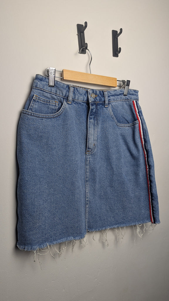 New Look Denim Frayed Skirt - Girls 15 Years Little Ones Preloved Used, Preloved, Preworn Baby, Girls & Boys Clothes. Kids & Children's second hand Clothing UK Online. Cheap affordable. Brands including Next, Joules, Nutmeg Morrisons, TU, F&F, H&M.