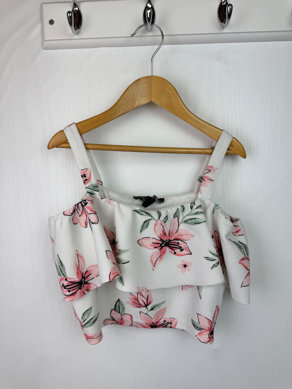 New Look Floral Off - Shoulder Top - Girls 10 - 11 Years - Little Ones Preloved. Second Hand Children's & Preloved Baby, Kids, Girls & Boys Clothes. UK online