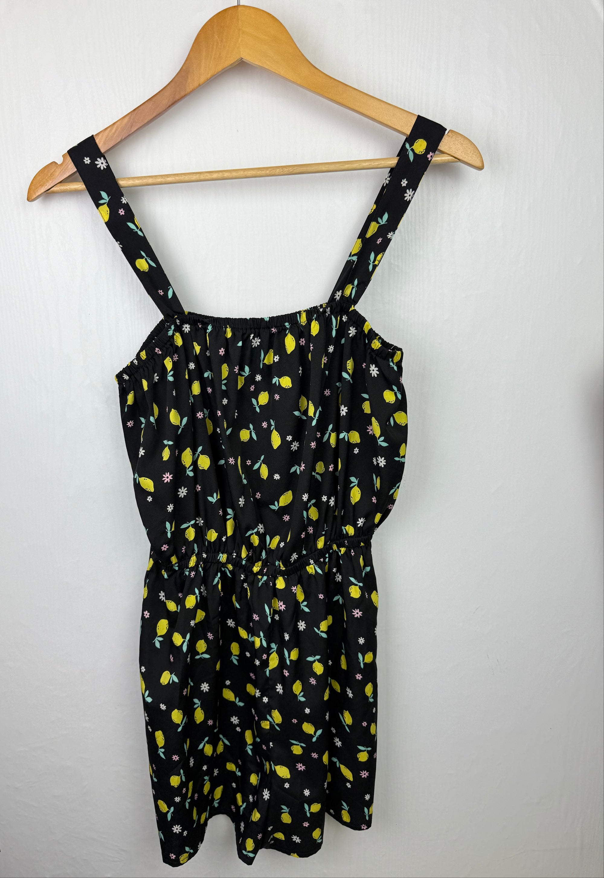 New Look Lemon Playsuit - Girls 14 - 15 Years - Little Ones Preloved. Second Hand Children's & Preloved Baby, Kids, Girls & Boys Clothes. UK online