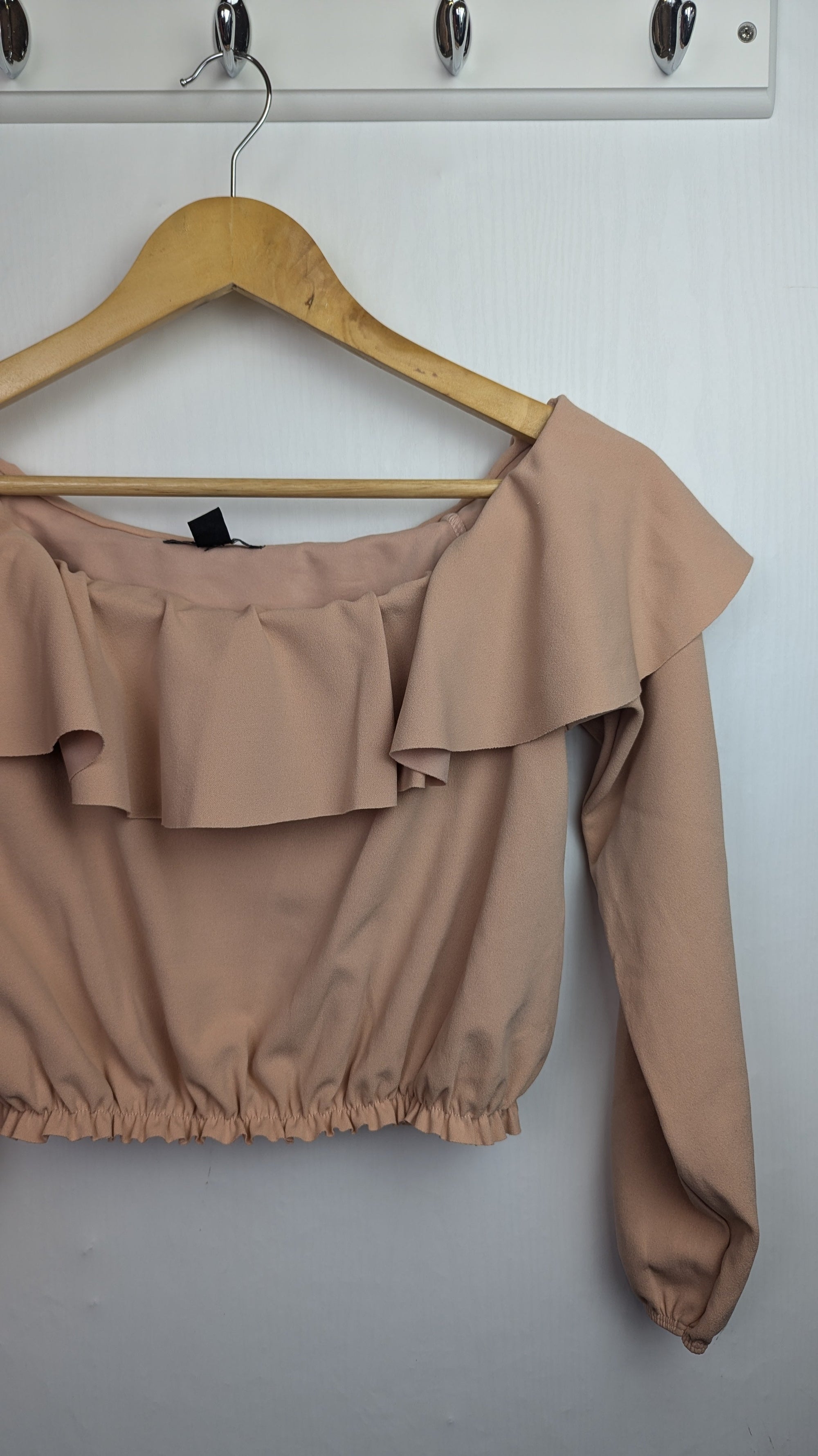 New Look Pink Crop Top - Girls 14 - 15 Years - Little Ones Preloved. Second Hand Children's & Preloved Baby, Kids, Girls & Boys Clothes. UK online