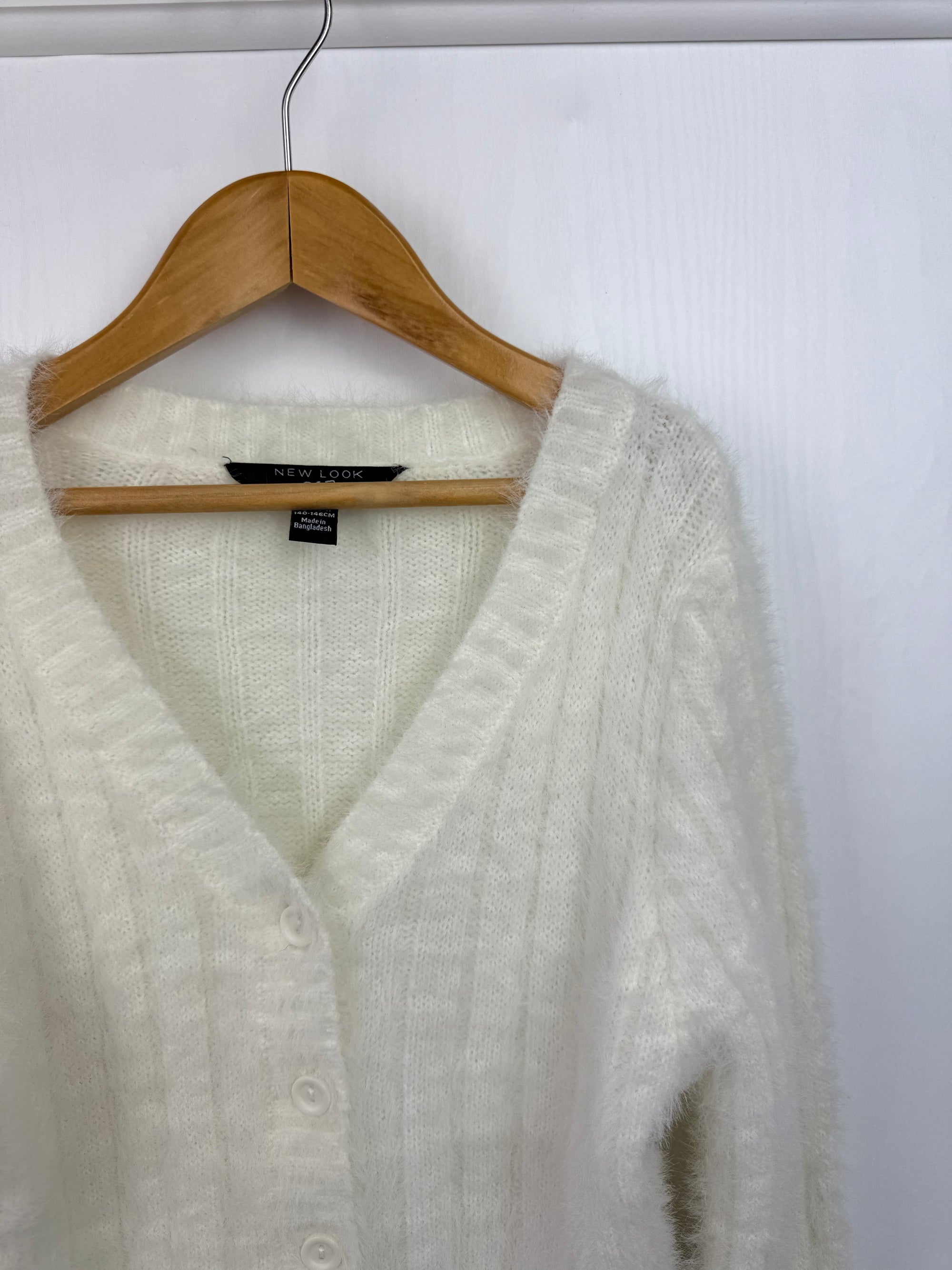 New Look White Fluffy Cardigan - Girls 10 - 11 Years - Little Ones Preloved. Second Hand Children's & Preloved Baby, Kids, Girls & Boys Clothes. UK online