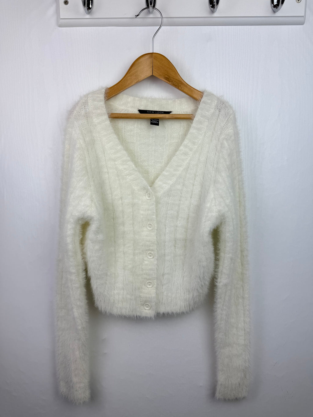 New Look White Fluffy Cardigan - Girls 10 - 11 Years - Little Ones Preloved. Second Hand Children's & Preloved Baby, Kids, Girls & Boys Clothes. UK online
