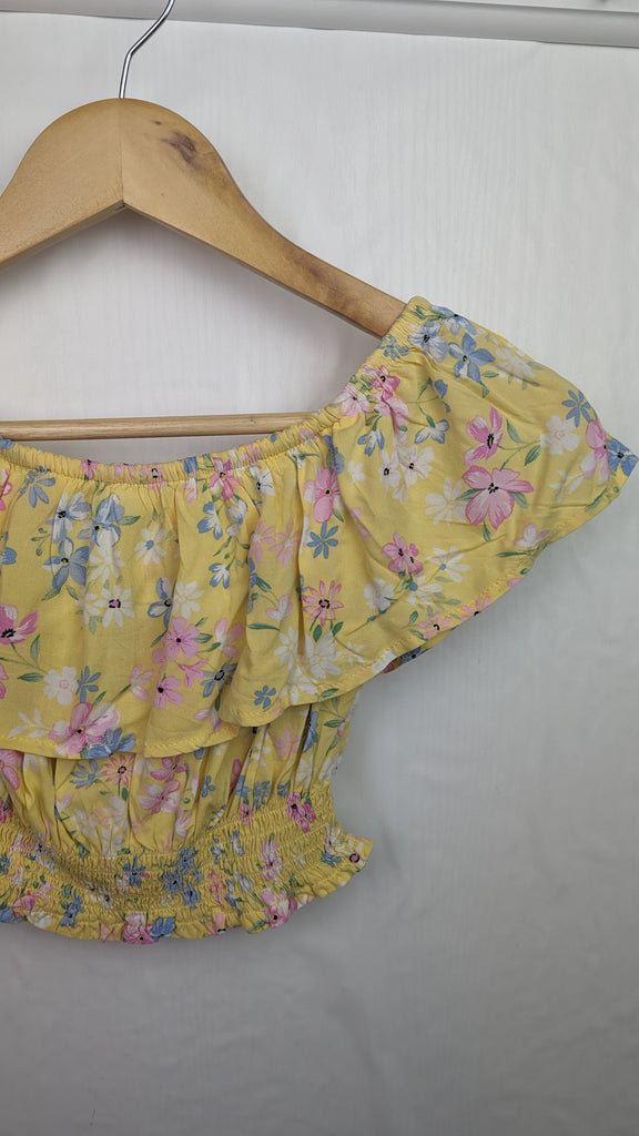 New Look Yellow Floral Top 10y New Look Used, Preloved, Preworn & Second Hand Baby, Kids & Children's Clothing UK Online. Cheap affordable. Brands including Next, Joules, Nutmeg Morrisons, TU, F&F, H&M.