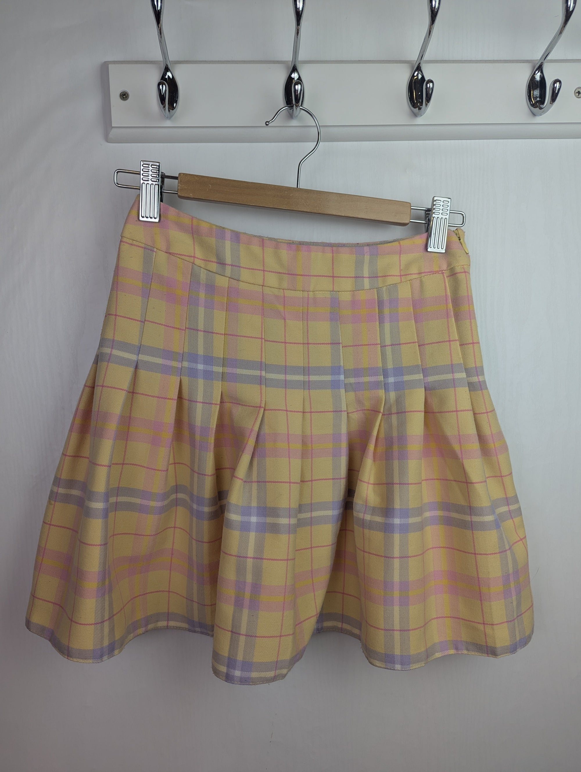 New - Look Yellow Pleated Skirt - Girls 11 Years - Little Ones Preloved. Second Hand Children's & Preloved Baby, Kids, Girls & Boys Clothes. UK online