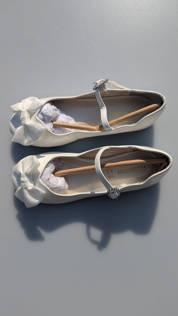 NEW Monsoon Cream Ivory Cream Ballerina Pumps - Girls Size 12 Monsoon Used, Preloved, Preworn & Second Hand Baby, Kids & Children's Clothing UK Online. Cheap affordable. Brands including Next, Joules, Nutmeg Morrisons, TU, F&F, H&M.