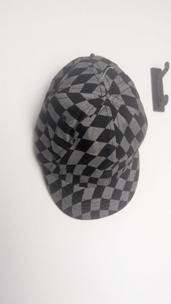 NEW M&S Grey Checked Kids Baseball Cap - Unisex 10-13 Years Little Ones Preloved Used, Preloved, Preworn & Second Hand Baby, Kids & Children's Clothing UK Online. Cheap affordable. Brands including Next, Joules, Nutmeg Morrisons, TU, F&F, H&M.