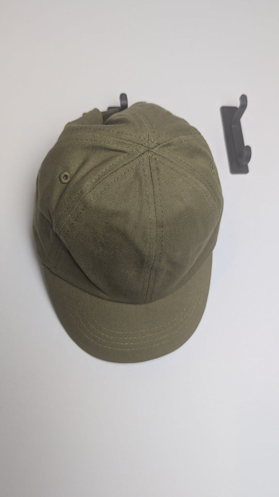 NEW M&S Plain Green Kids Baseball Cap - Boys 10-13 Years Little Ones Preloved Used, Preloved, Preworn Baby, Girls & Boys Clothes. Kids & Children's second hand Clothing UK Online. Cheap affordable. Brands including Next, Joules, Nutmeg Morrisons, TU, F&F, H&M.