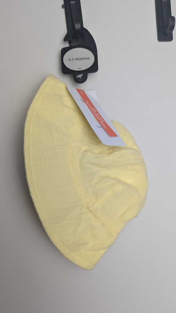 NEW M&S Yellow Cotton Sun Hat - Unisex 0-3 Months Little Ones Preloved Used, Preloved, Preworn & Second Hand Baby, Kids & Children's Clothing UK Online. Cheap affordable. Brands including Next, Joules, Nutmeg Morrisons, TU, F&F, H&M.