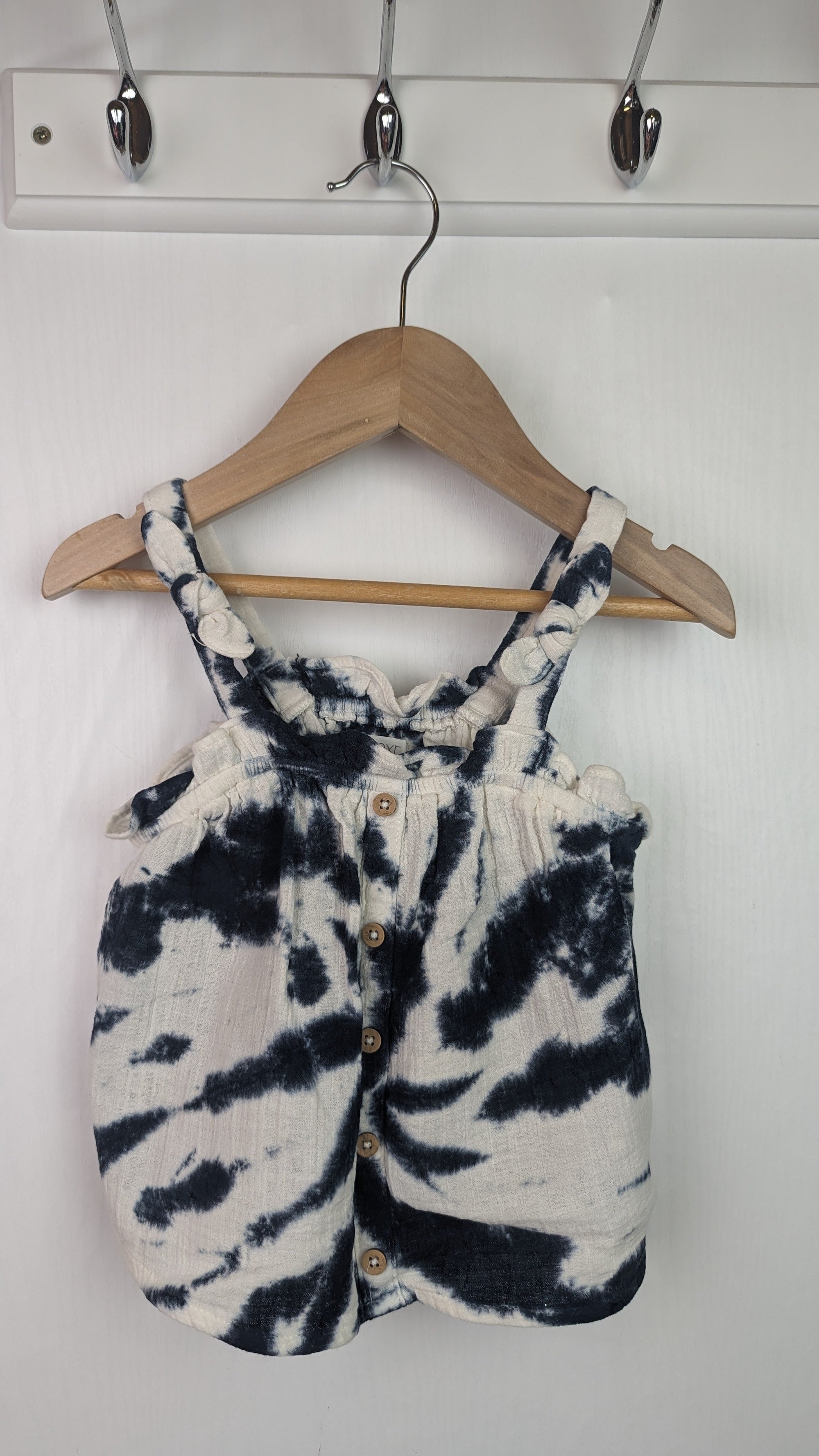 NEW Next Tie Dye Top - Girls 2 - 3 Years - Little Ones Preloved. Second Hand Children's & Preloved Baby, Kids, Girls & Boys Clothes. UK online