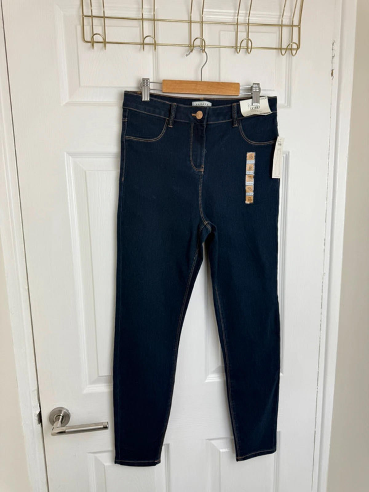 NEW Papaya Skinny Short Jeans - Ladies Size 10 - Little Ones Preloved. Second Hand Children's & Preloved Baby, Kids, Girls & Boys Clothes. UK online