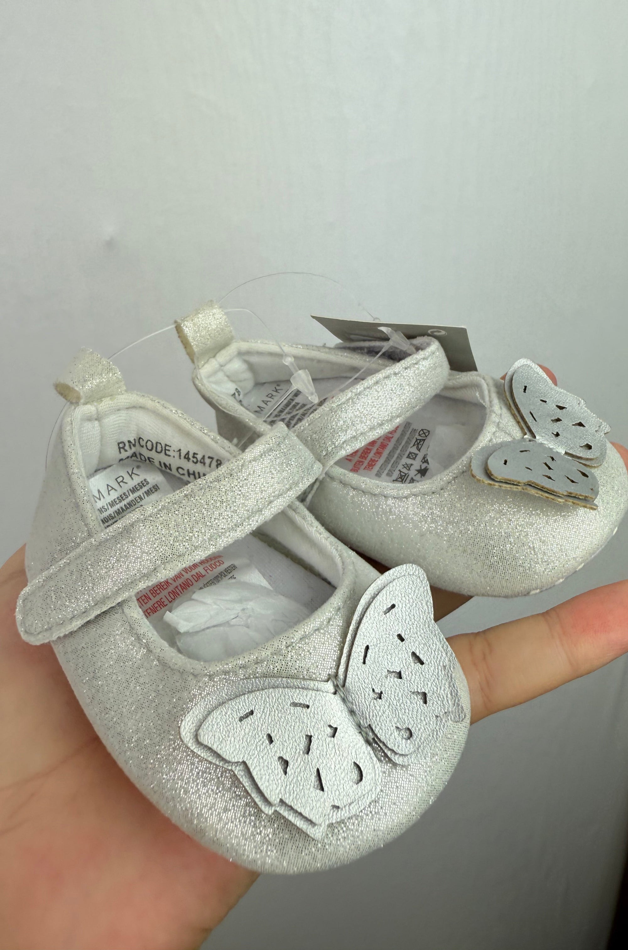 NEW Primark Silver Baby Shoes - Girls 0 - 3 Months - Little Ones Preloved. Second Hand Children's & Preloved Baby, Kids, Girls & Boys Clothes. UK online