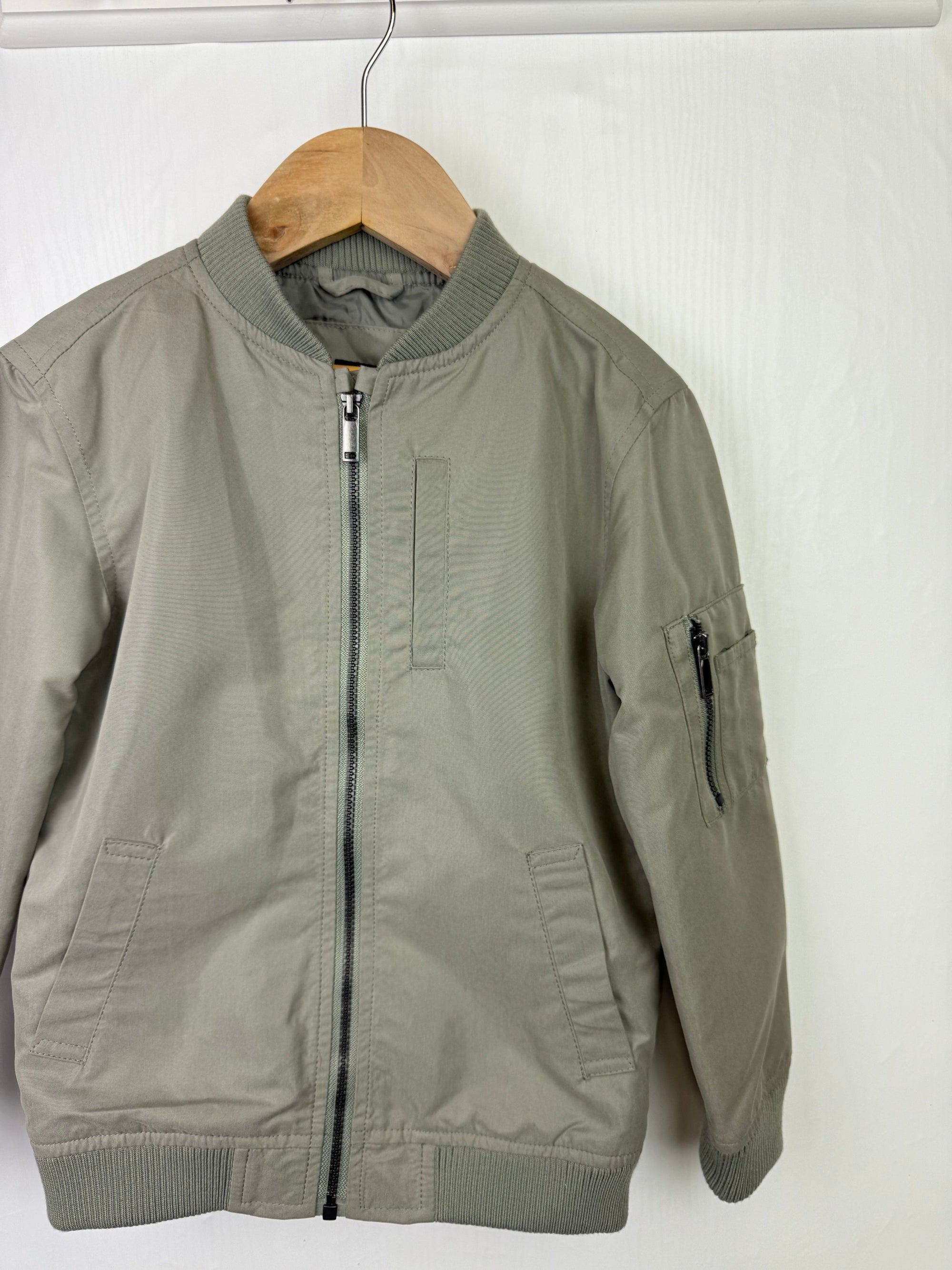NEW River Island Khaki Bomber Jacket - Boys 4 - 5 Years - Little Ones Preloved. Second Hand Children's & Preloved Baby, Kids, Girls & Boys Clothes. UK online